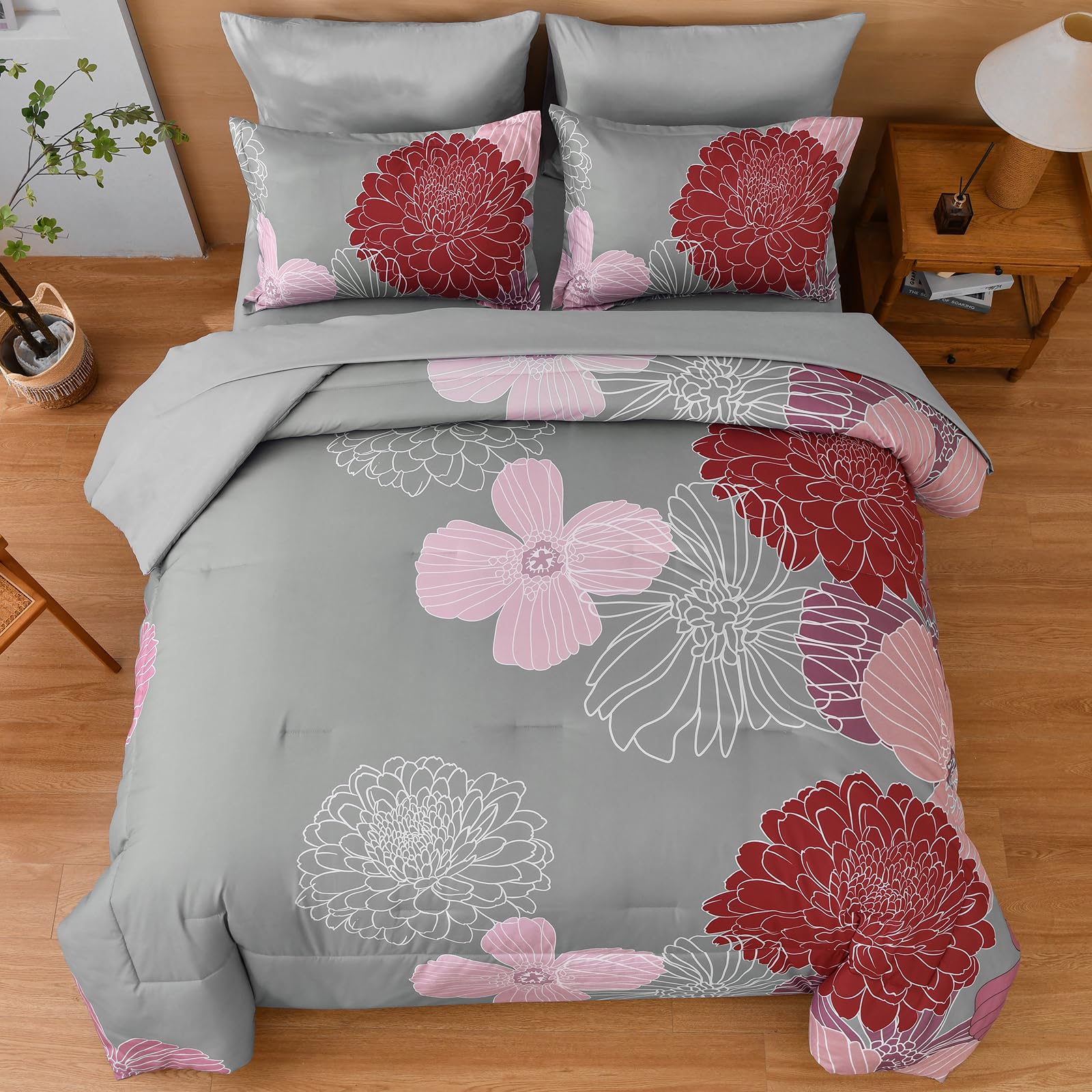 Yiran 7 Pieces Bed in a Bag Blue Floral Comforter Set Queen Size Flowers Comforter Set Soft Microfiber Bedding Set (1 Comforter 1 Flat Sheet 1 Fitted Sheet 2 Pillowshams 2 Pillowcases)