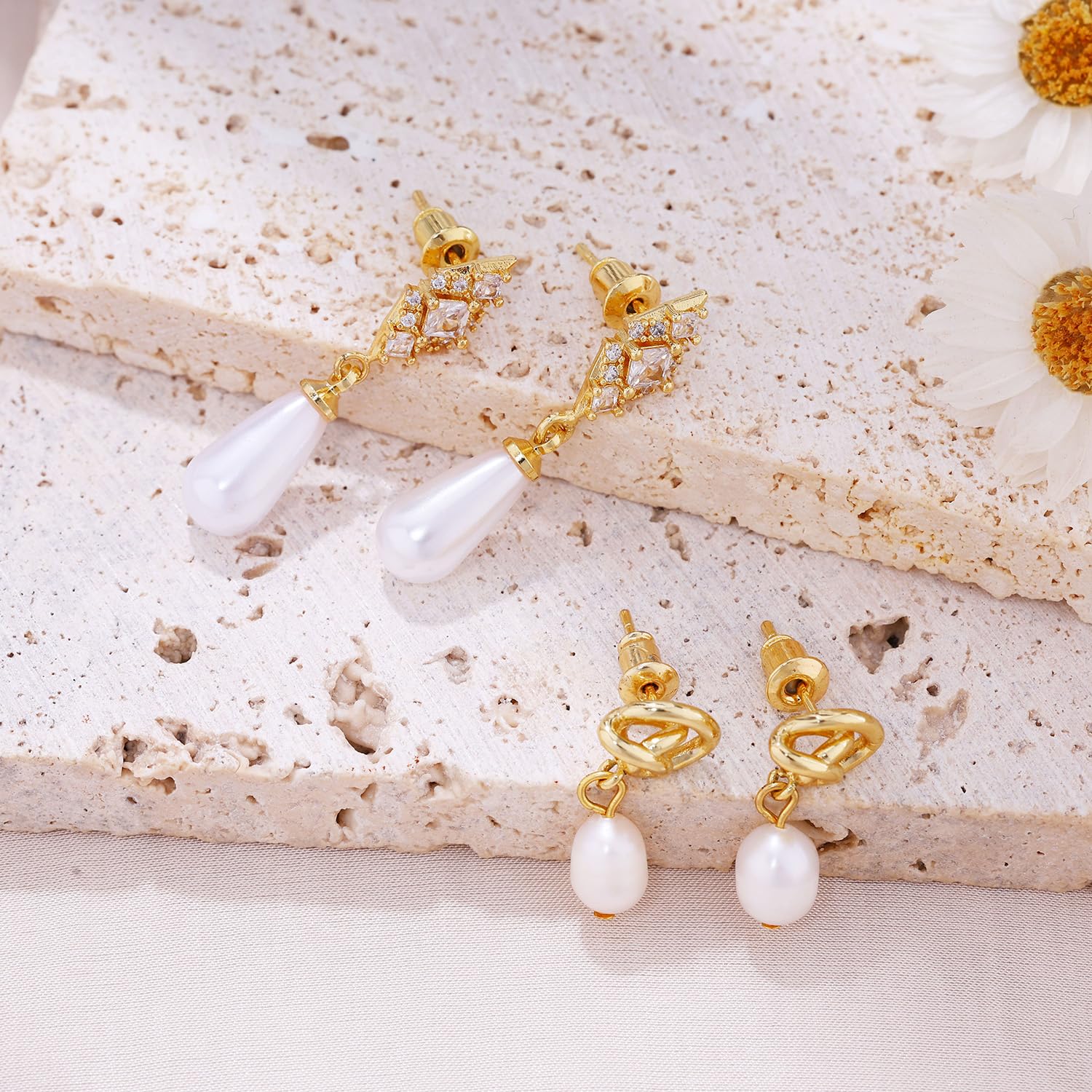 Gold Earrings for Women, 14K Gold Plated Tassel Dangle Earrings for Women Trendy Hypoallergenic Long Chain Earring Dainty Pearl Drop Earrings Elegant Wedding Earring Fashion Jewelry for Womens