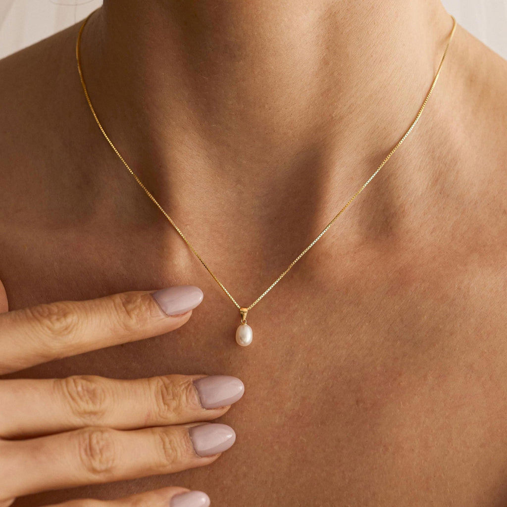 Pearl Necklace for Women Trendy,14k Gold Plated Necklace Dainty Wedding Necklace Small Cute Choker Necklace Gold Prom Drop Necklace Vintage Waterproof Jewelry for Women Prom Jewelry Fashion Gifts