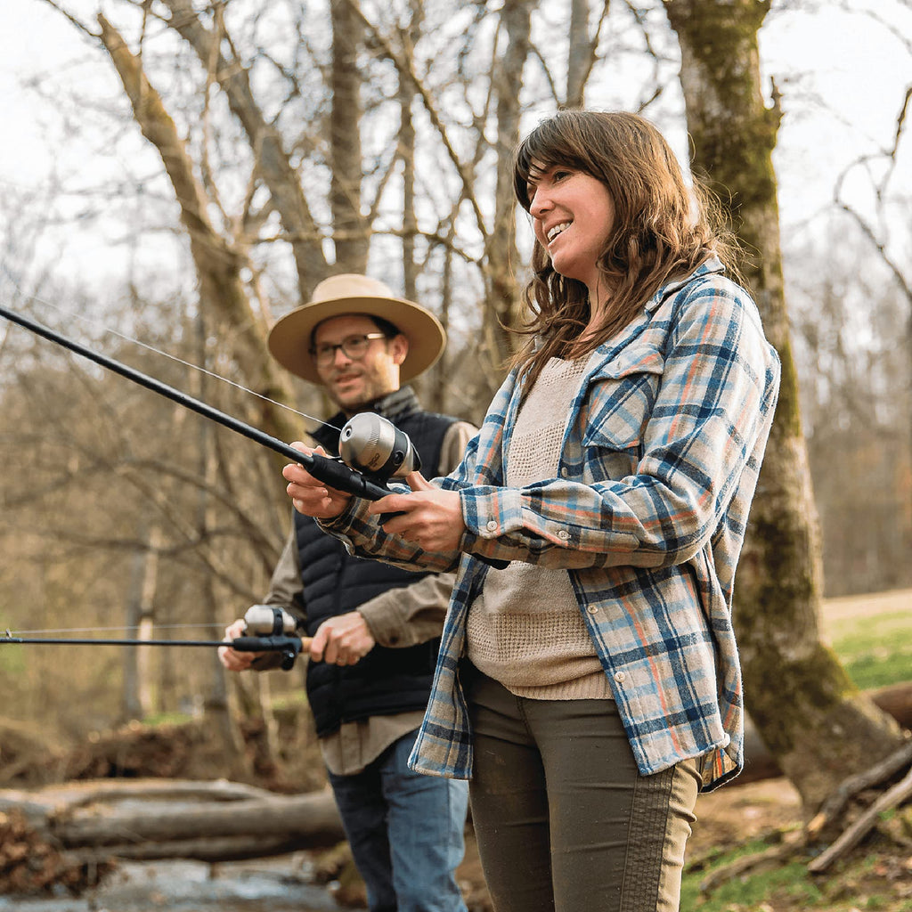 Zebco 33 Spincast Fishing Reel, Changeable Right or Left-Hand Retrieve, Built-in Bite Alert, All-Metal Gears, Pre-Spooled with Zebco Cajun Line