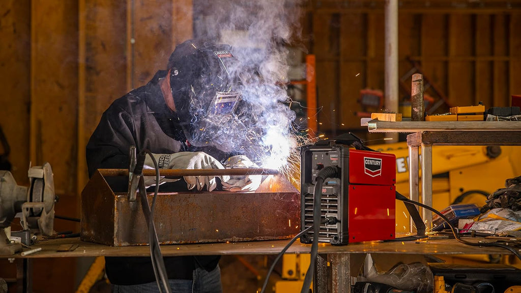 Lincoln Electric FC90 Flux-Cored Wire Feed Welder – Portable 120V Inverter Welder with Extra-Large Gloves and 1 lb. Spool of 0.035 Flux Core Wire