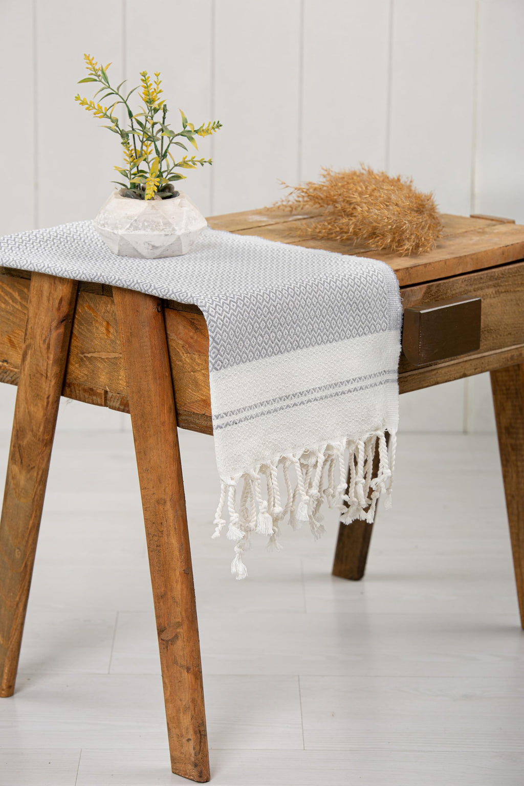 Evelynen Turkish Hand Towels for Bathroom & Kitchen Towels Decorative Set of 2 | Boho Farmhouse Hand Towels with Hanging Loops for Face, Tea, Dish, Kitchen & Bath | %100 Cotton (16" x 32" - Beige)