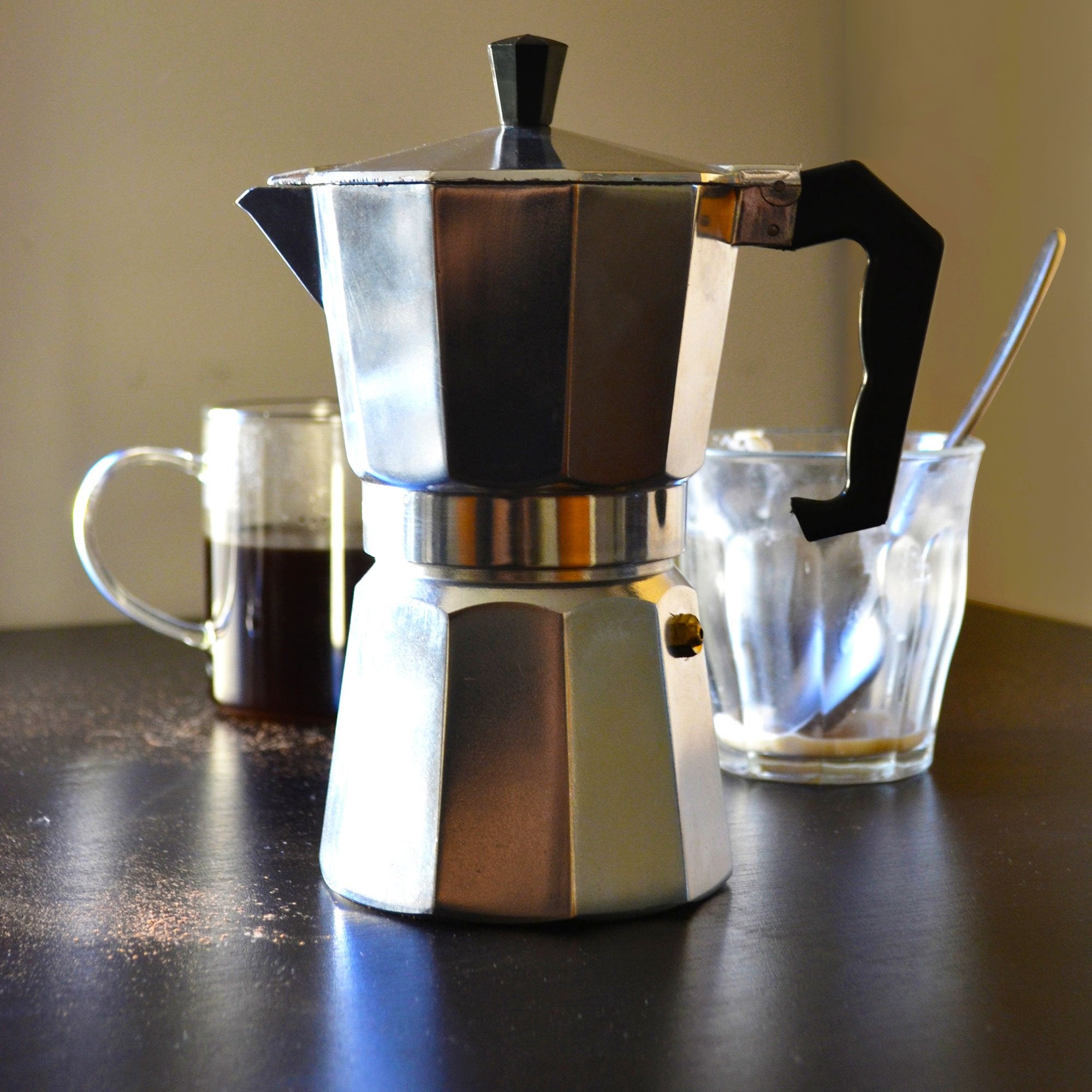Primula Classic Moka Pot Stovetop Espresso and Coffee Maker, Italian and Cuban Cafetera for Rich Espresso Brewing, Durable Aluminum Greca Coffee Maker with Easy Grip Handle, 6-Cup, Black