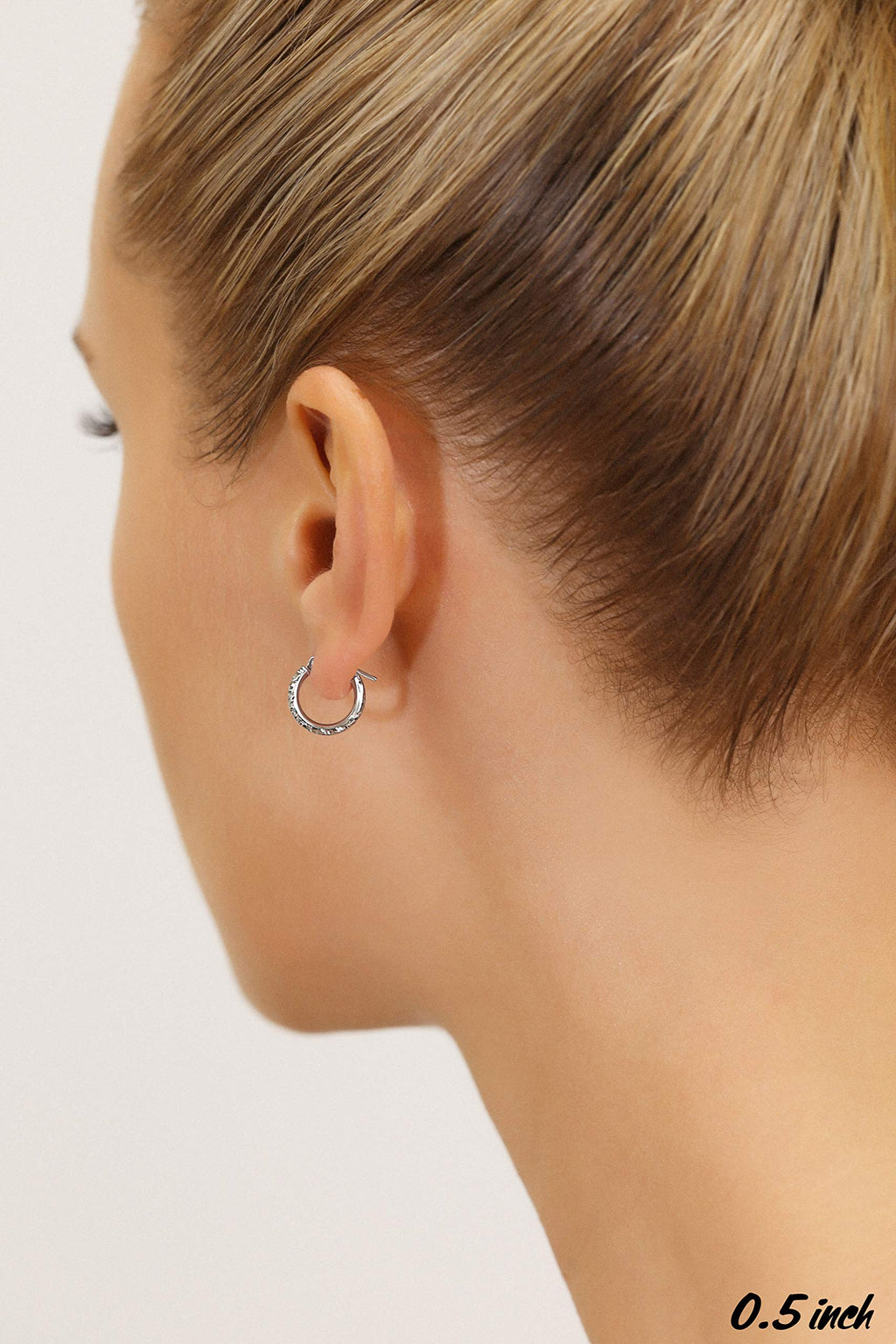 14k Gold Hand Engraved Diamond-cut Round Hoop Earrings, (0.5 inch Diameter)