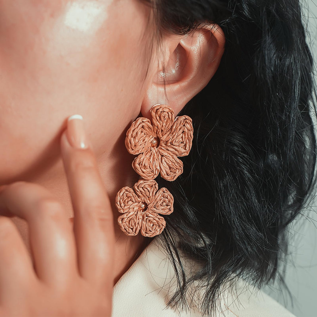 Boho Flower Earrings Statement Raffia Dangle Earrings Cute Floral Jewelry Trendy Summer Beach Vacation Outfits for Women