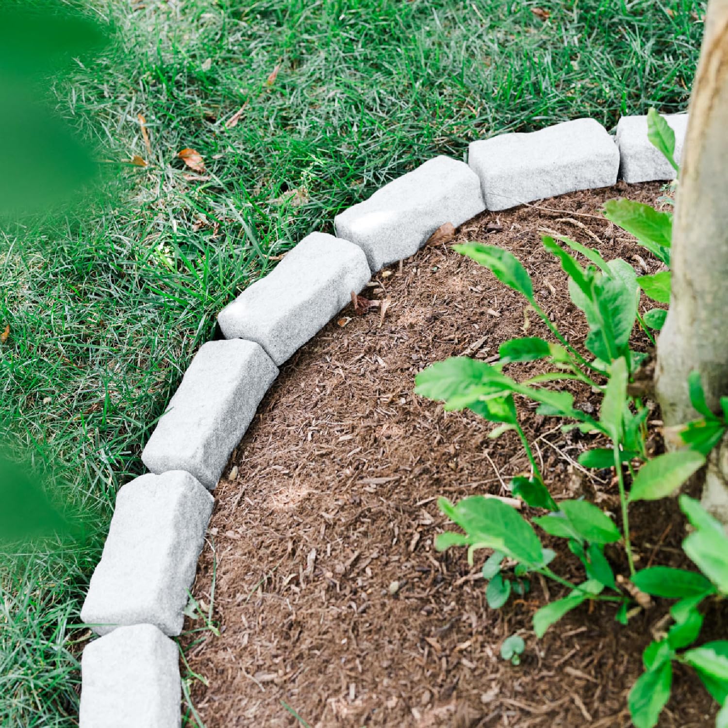 Beuta Landscape Edging | Garden Edging Border | Faux Stone Bricks for Lawn edging, Flower beds, Pathways & Yard Edging– 1 Pack | Each Section Has 6 Bricks 48"L x 4"W x 2.25"H | 3 Spikes |Cobblestone