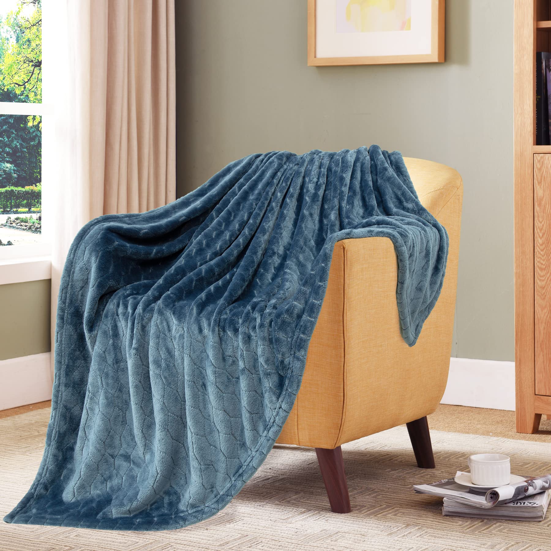 TOONOW Fleece Blanket Fuzzy Plush Throw Blanket 50" x 60", Super Soft Fluffy Bed Blanket Geometric Pattern Comfy Microfiber Flannel Blankets for Couch, Bed, Sofa, Black