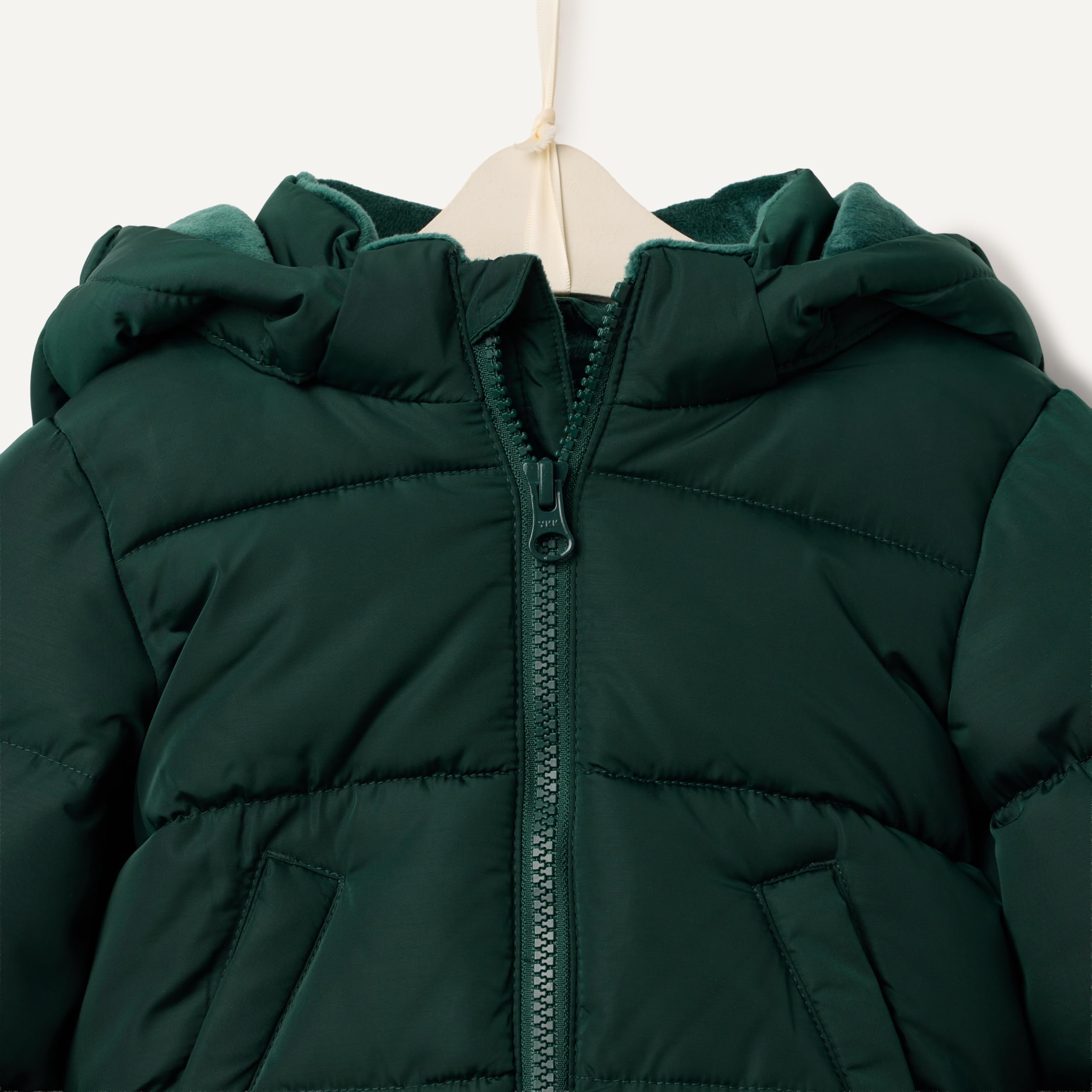 Amazon Essentials x Sofia Grainge Babies, Toddlers, and Boys' Water-Resistant Hooded Puffer Jacket