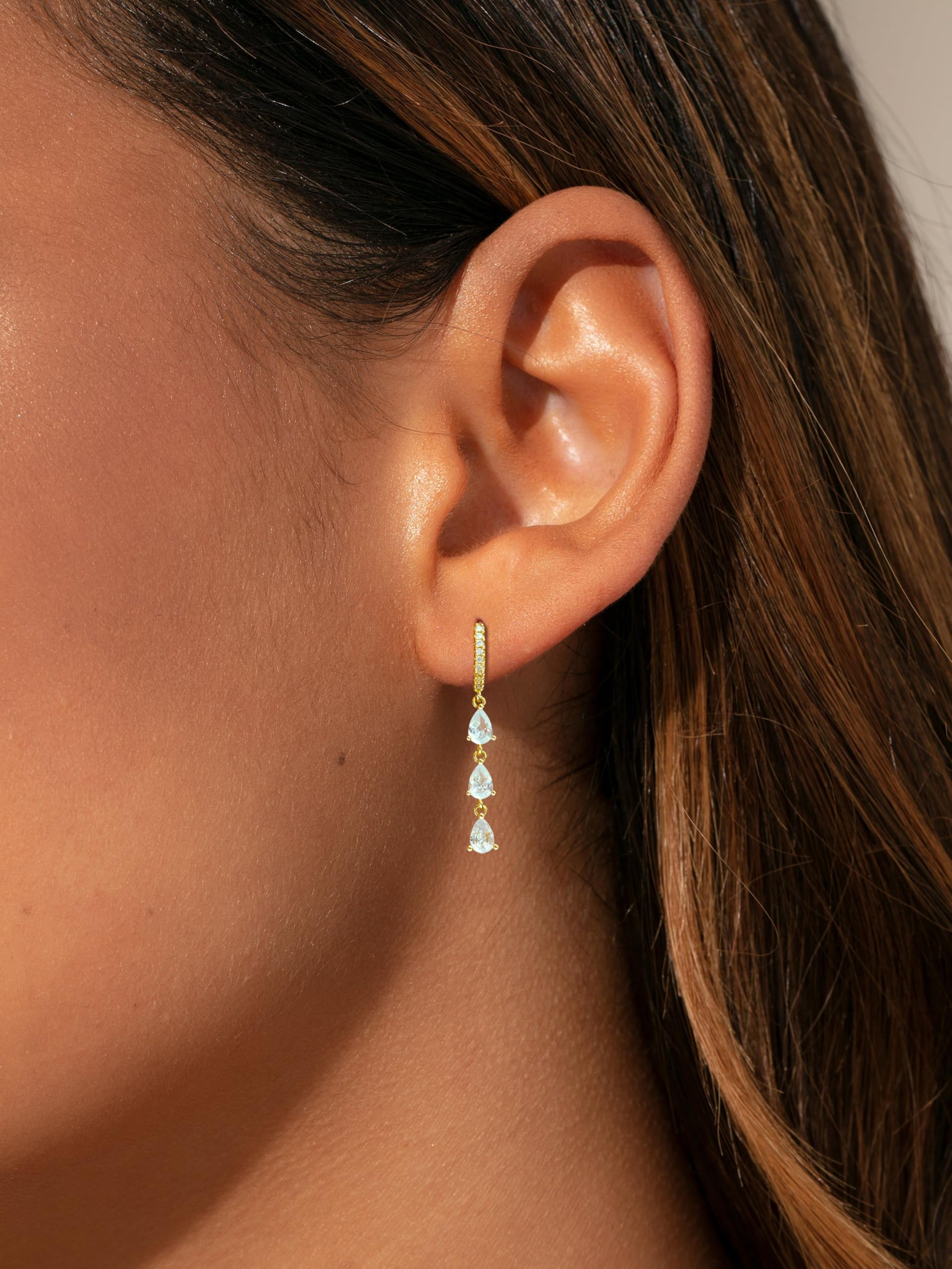 Gold Earrings for Women Trendy, Simple Dainty 14K Gold Plated Paperclip Square Chain Link Dangle Hoops Earrings Pin Stud Huggie Earrings Lightweight Hypoallergenic Minimalist Aesthetic Gold Jewelry for Christmas Gifts