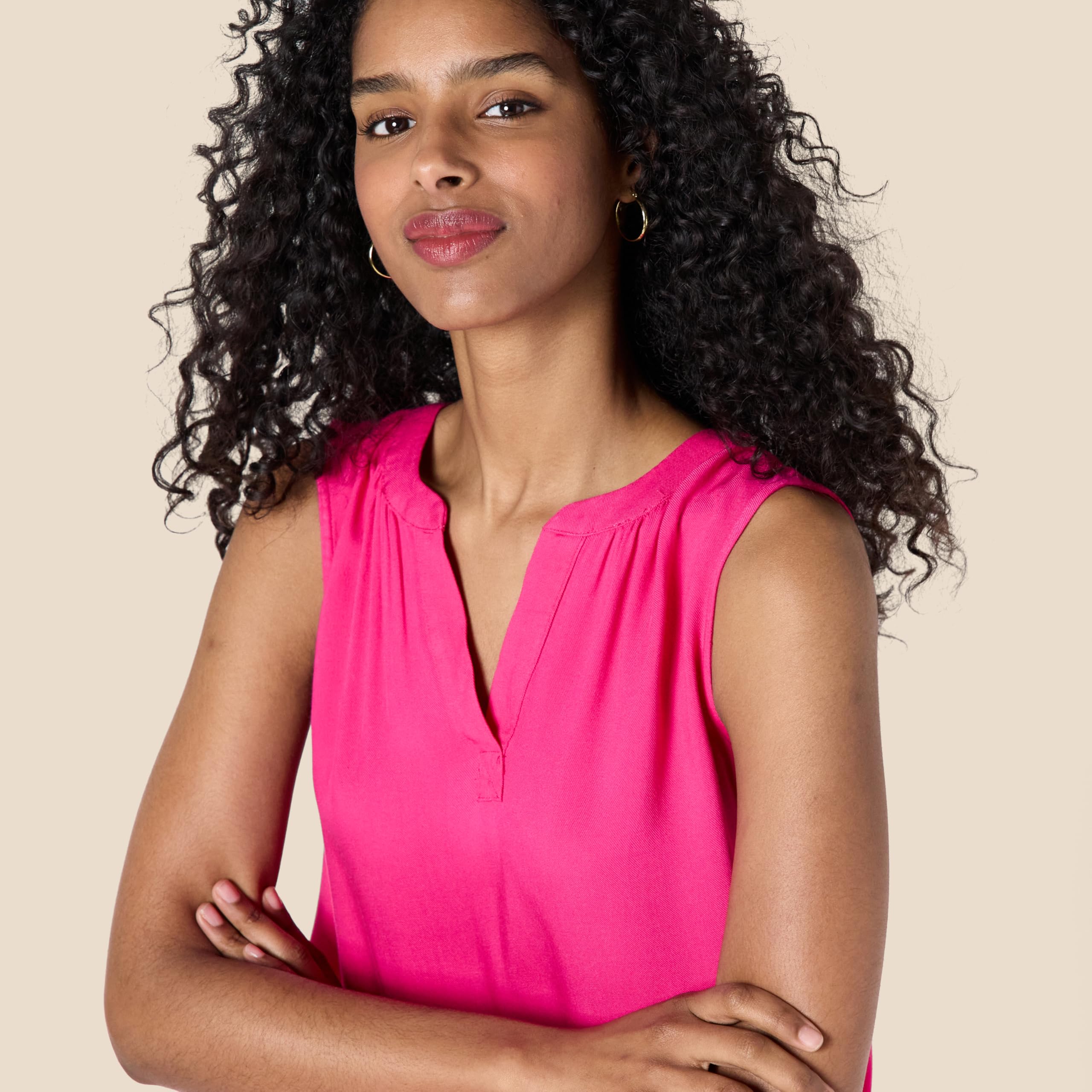 Amazon Essentials Women's Sleeveless Woven A-line V Neck Shift Dress