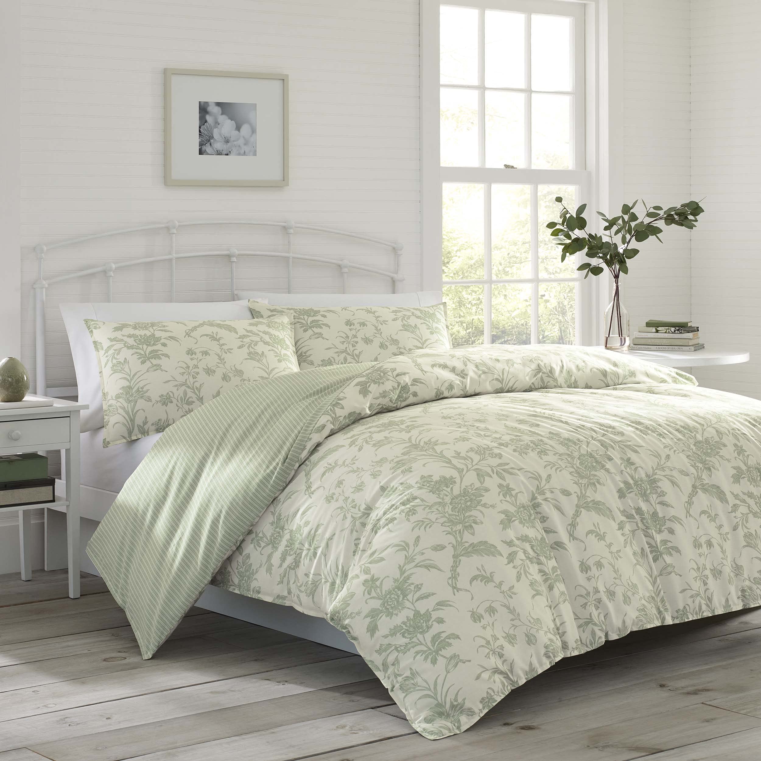 Laura Ashley - Duvet Set, Super Soft & Cozy Bedding, Includes Matching Shams & Bonus Throw Pillow Covers, Coquette Room Decor (Hope Patchwork Blue, Twin)