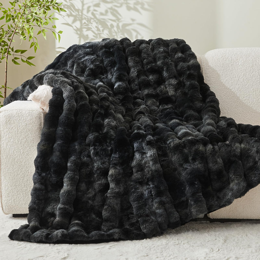 BEDELITE Faux Fur Throw Blanket, Soft Cozy Plush Dark Grey Bubble Blanket for Couch Sofa Bedroom Living Room Decor - 870GSM Thick Warm Fuzzy Fluffy Faux Rabbit Fur Blanket, 50x60 Inches