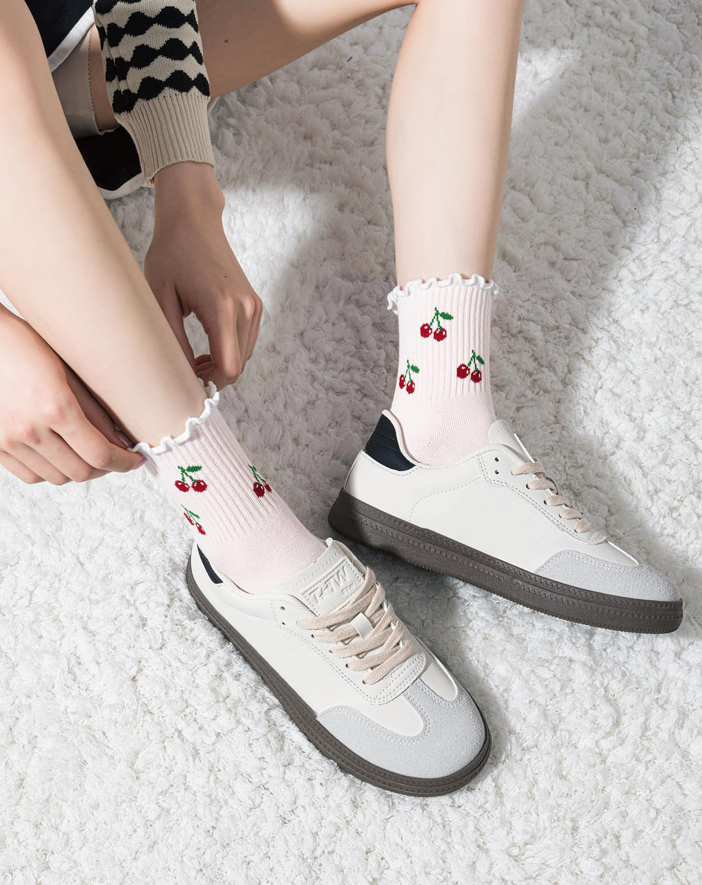 Yawlsow Pilates Grip Socks for Women Yoga Grippy Socks Cute Barre Non Skid Athletic Crew Sticky Sock Workout Hospital