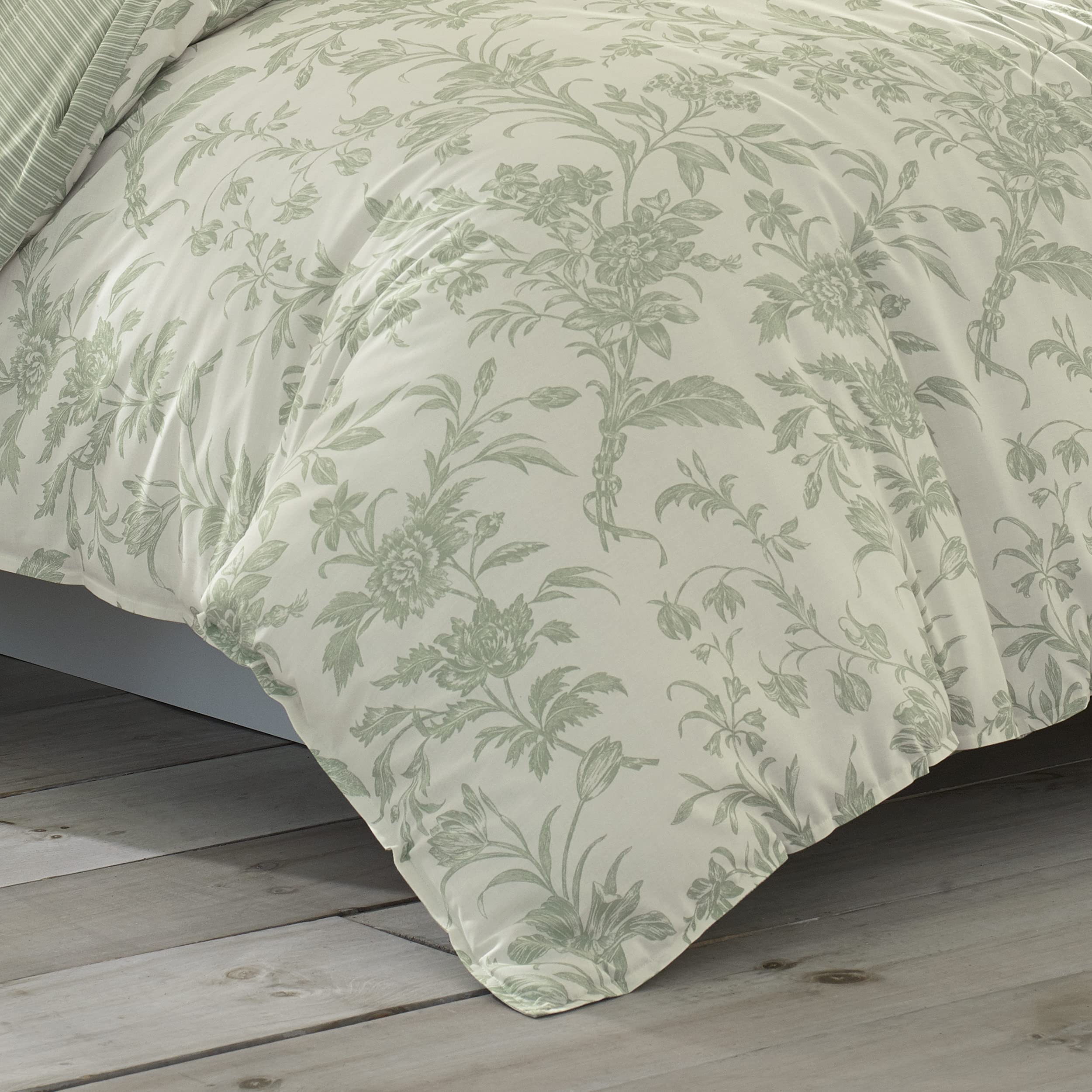 Laura Ashley - Duvet Set, Super Soft & Cozy Bedding, Includes Matching Shams & Bonus Throw Pillow Covers, Coquette Room Decor (Hope Patchwork Blue, Twin)
