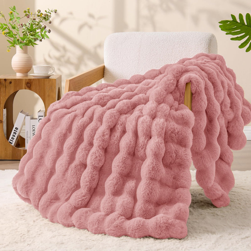BEDELITE Faux Fur Throw Blanket, Soft Cozy Plush Dark Grey Bubble Blanket for Couch Sofa Bedroom Living Room Decor - 870GSM Thick Warm Fuzzy Fluffy Faux Rabbit Fur Blanket, 50x60 Inches
