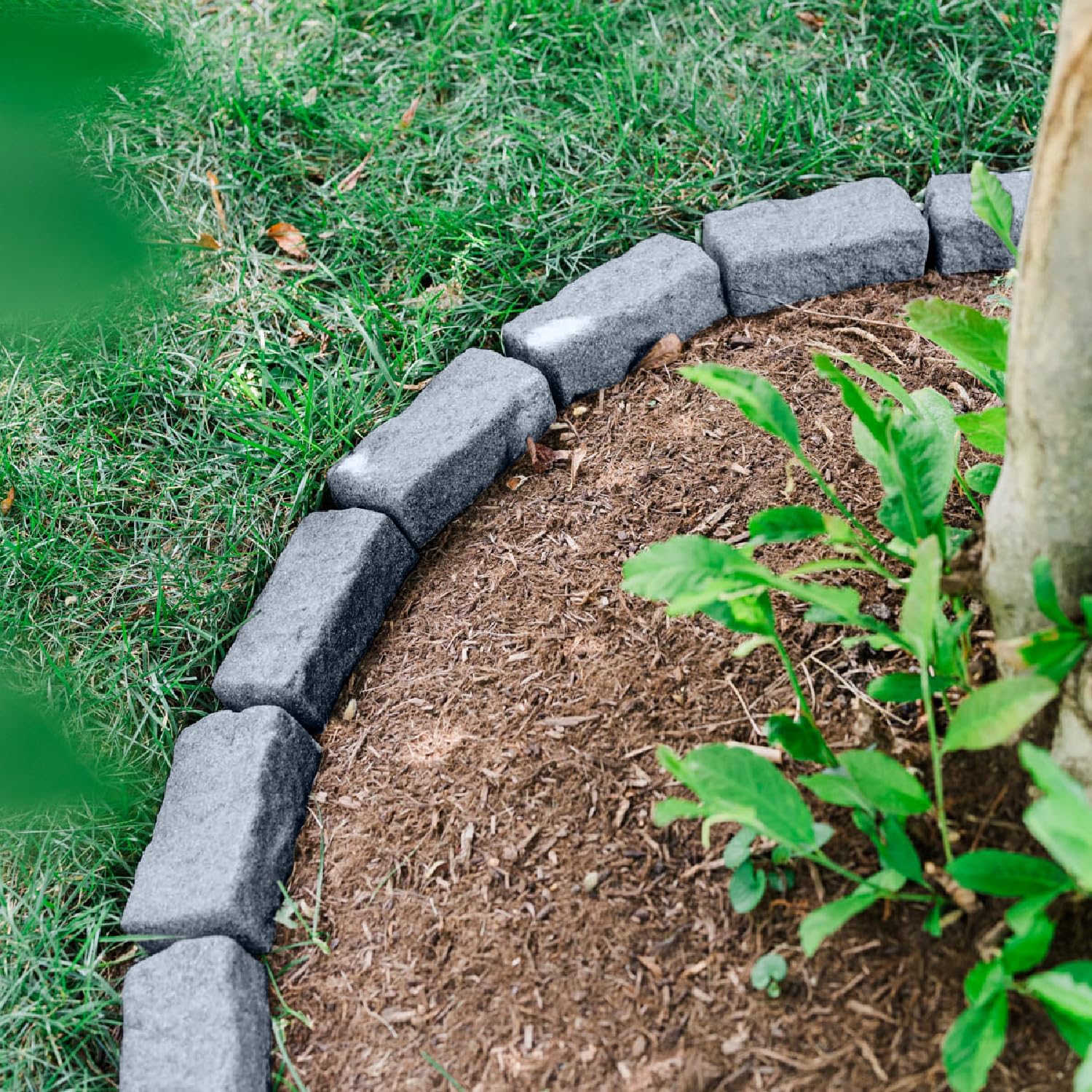 Beuta Landscape Edging | Garden Edging Border | Faux Stone Bricks for Lawn edging, Flower beds, Pathways & Yard Edging– 1 Pack | Each Section Has 6 Bricks 48"L x 4"W x 2.25"H | 3 Spikes |Cobblestone