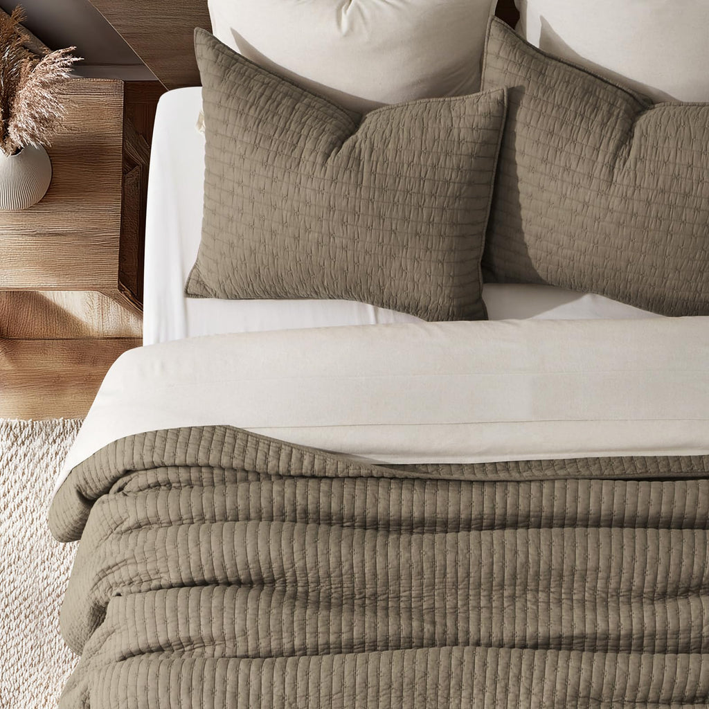 EVERGRACE Cotton Border Frame Tack-Stitch Quilt Bedding Set Queen Size, Coastal Oversized 3 Pieces Lightweight Bedspread Coverlet for All Season, with 2 Matching Shams, Blue Linen