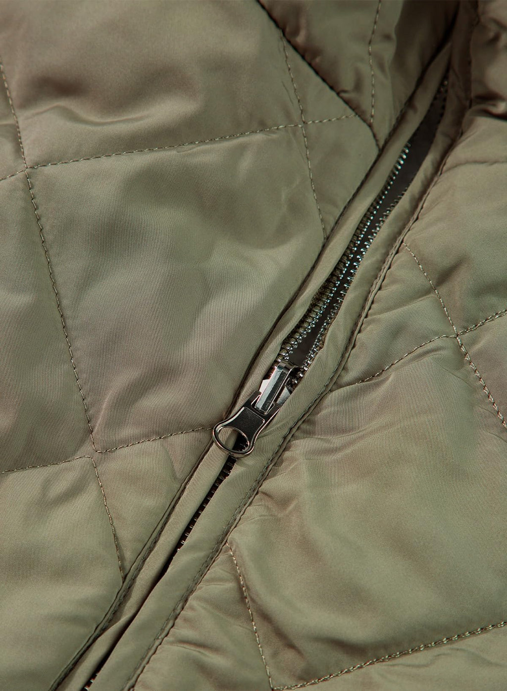 SHEWIN Women Puffer Vest Casual Stand Collar Sleeveless Puffer Jacket Warm Winter Reversible Zip Up Outerwear with Pockets