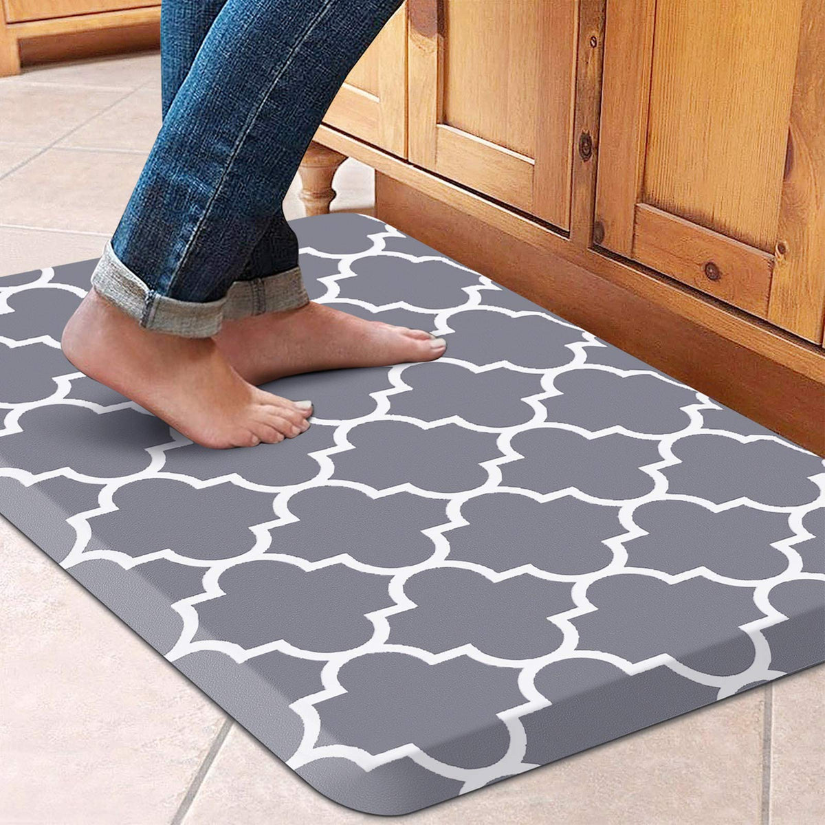 WISELIFE Anti-Fatigue Cushioned Kitchen Mat / Rug ,17.3"x 28",Non Slip Heavy Duty PVC Ergonomic Waterproof Comfort Rugs for Floor Home, Office, Sink, Laundry,Black