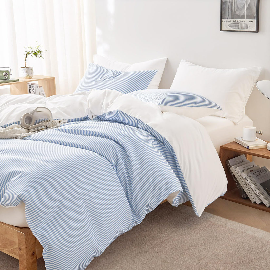 Wake In Cloud - Striped Comforter Set, Ticking Stripe Vertical Pinstripe Neutral Farmhouse Pattern Printed, Soft Lightweight Bedding, 3 Pieces, Blue White, Twin/Twin XL Size