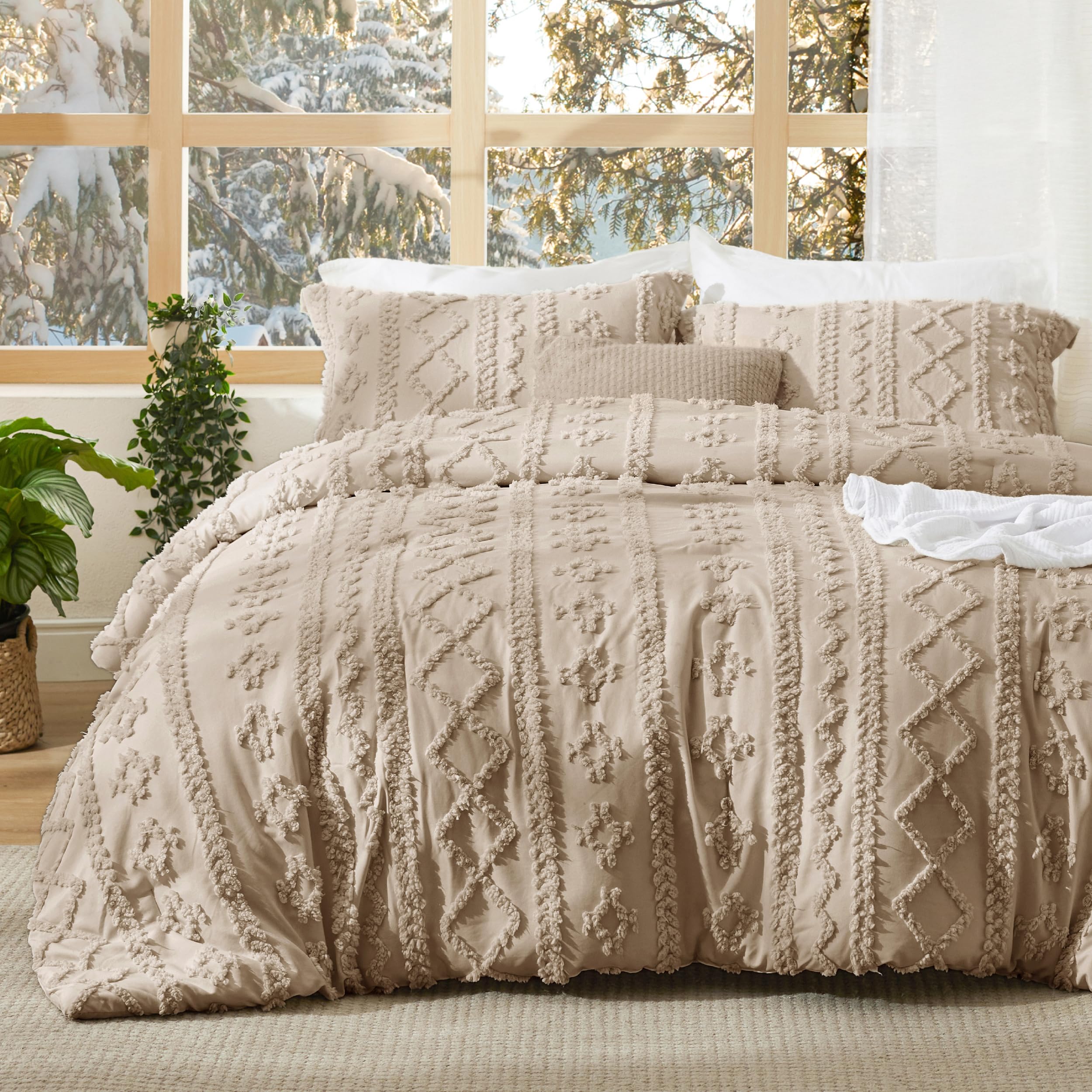 Bedsure Tufted Boho Comforter Set Twin Size - Beige Boho Bed Set, GentleSoft™ 2 Pieces Farmhouse-Style Embroidery Bedding, Gifts for Woman, Soft Jacquard Kids' Twin Comforter for All Seasons