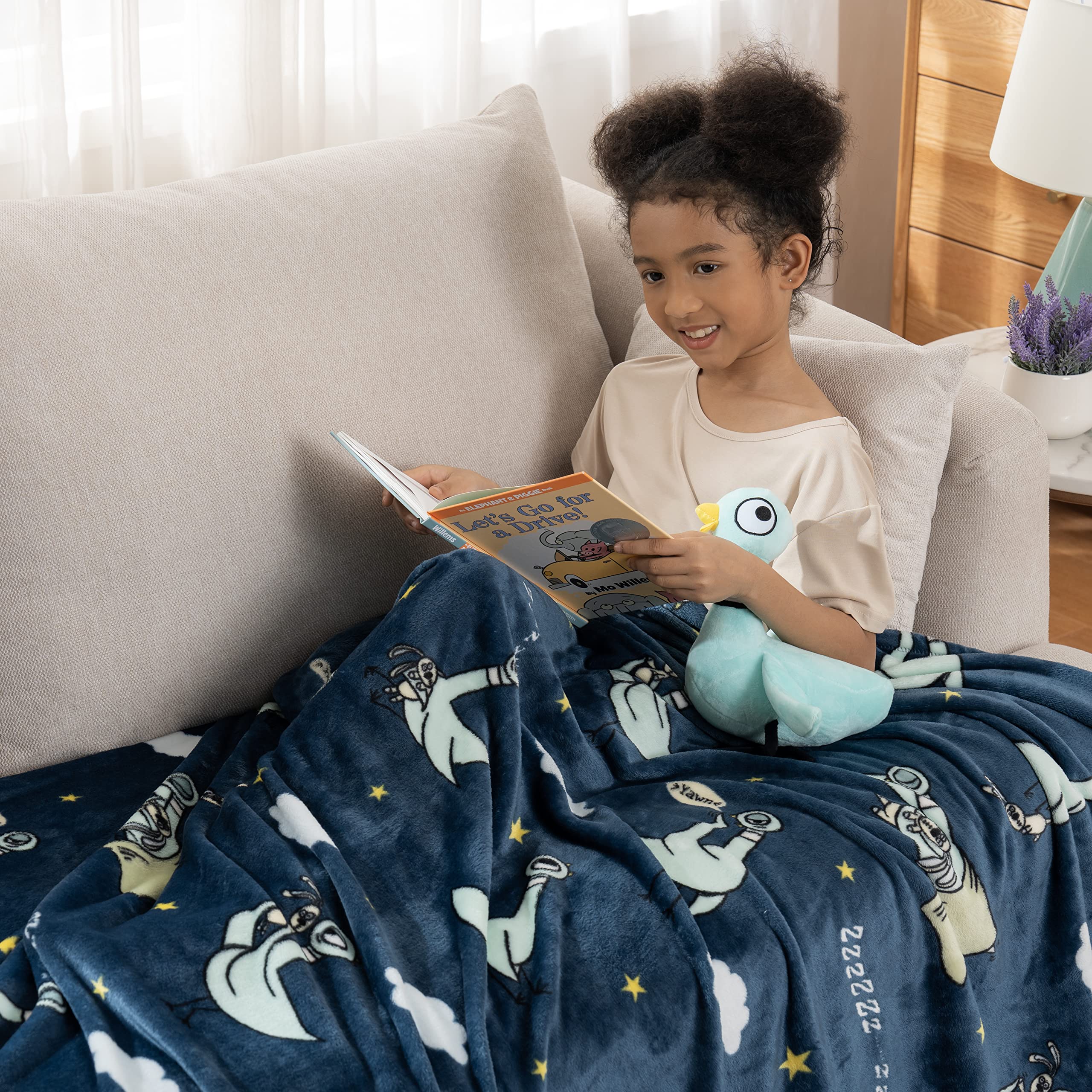 Berkshire Blanket VelvetLoft® Luxury Soft Polyester Throw Blanket, Don’t Let The Pigeon Drive The Bus, 50 x 70in(Official Mo Willems® Product)