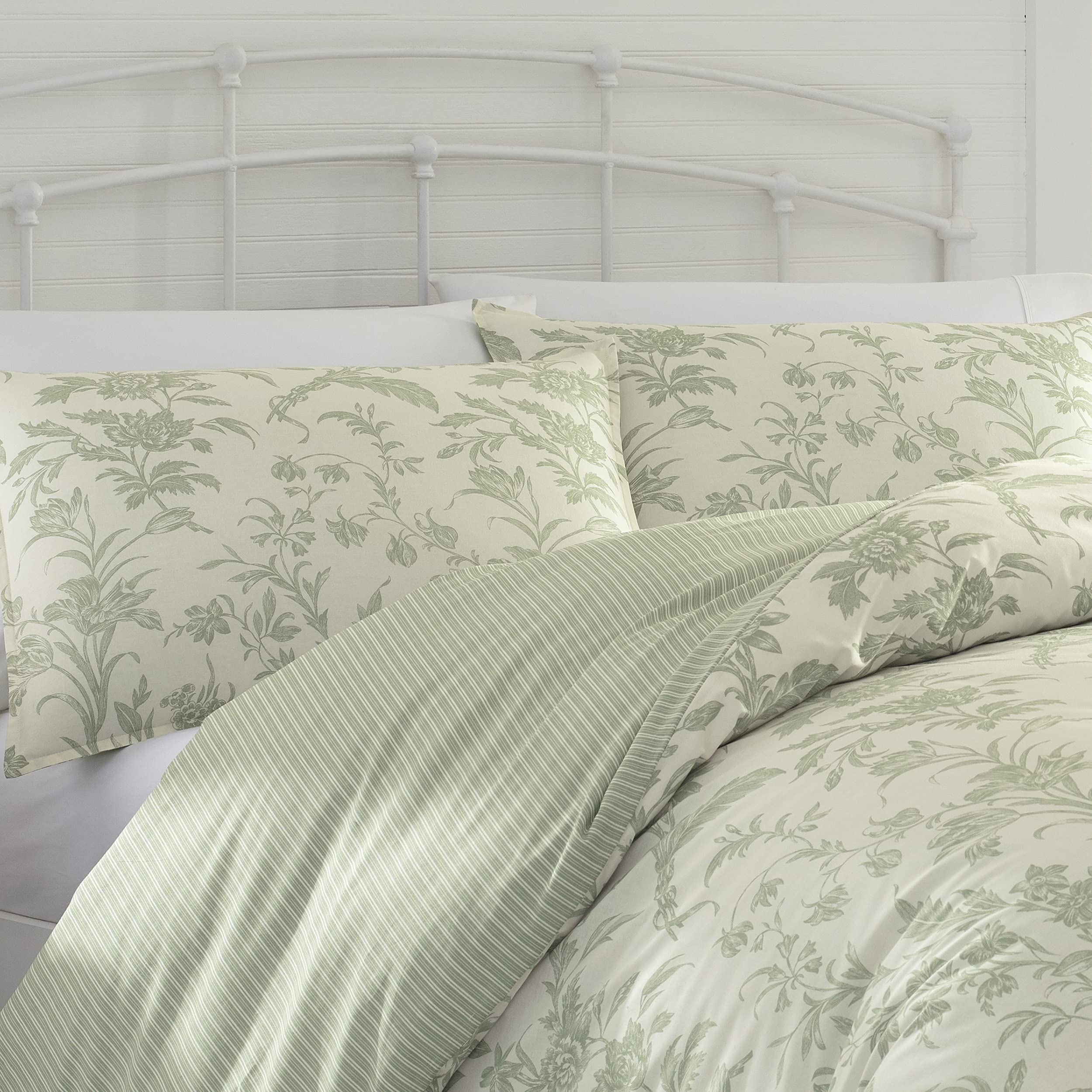 Laura Ashley - Duvet Set, Super Soft & Cozy Bedding, Includes Matching Shams & Bonus Throw Pillow Covers, Coquette Room Decor (Hope Patchwork Blue, Twin)
