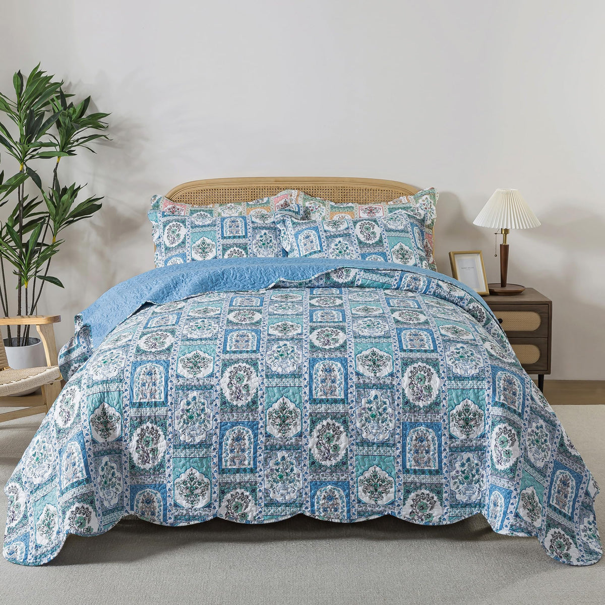 HoneiLife Quilt Sets Twin Size - 2 Piece Microfiber Quilts Reversible Bedspreads Patchwork Coverlets Floral Bedding Set All Season Quilts with Blue and White Porcelain Pattern