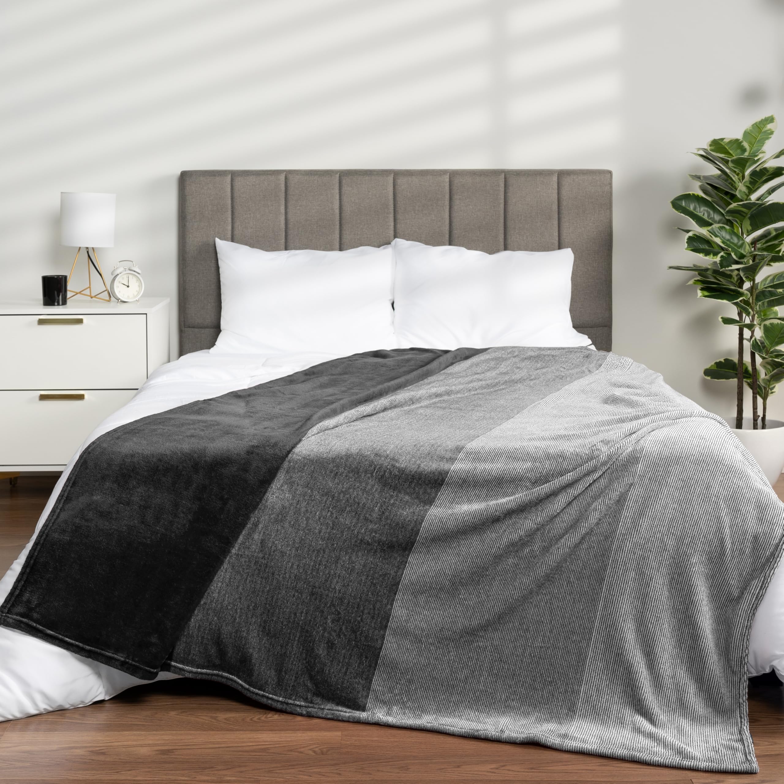 Pavilia Patriotic Blanket - American National Flag Throw Blanket for Sofa Couch Bed, Soft Microfiber Fleece Reversible, USA Military Veteran July 4th Gift - 50 x 60 Inches