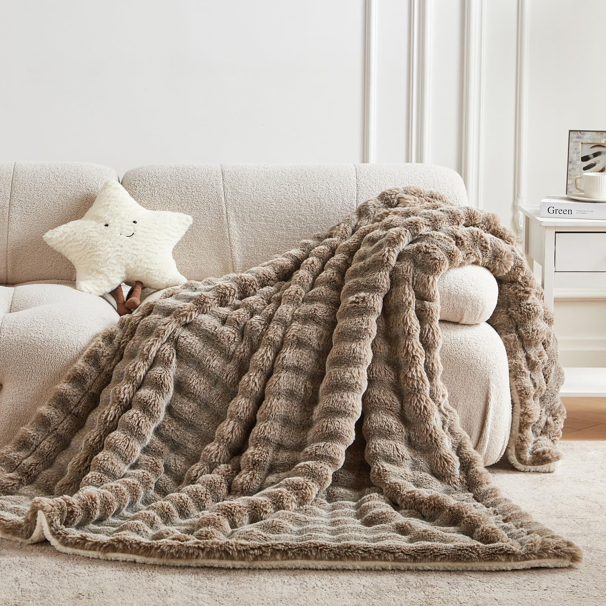 50x60 Inches Ultra-Soft Fuzzy Faux Fur Plush Throw Blanket - Thick, Warm Sherpa for Couch, Sofa, Bedroom, Camping - Decorative Blanket for Cozy Warmth, Bubble Grey