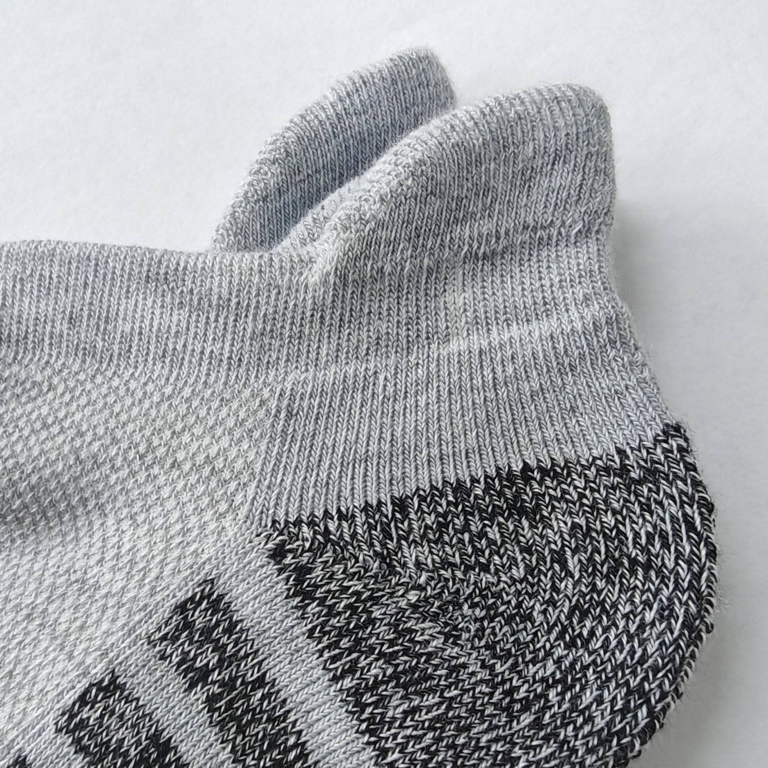BERING Kids' Athletic Cushion Ankle Socks 6 Pairs Low Cut Heel Tab for Youth Big Boys Girls