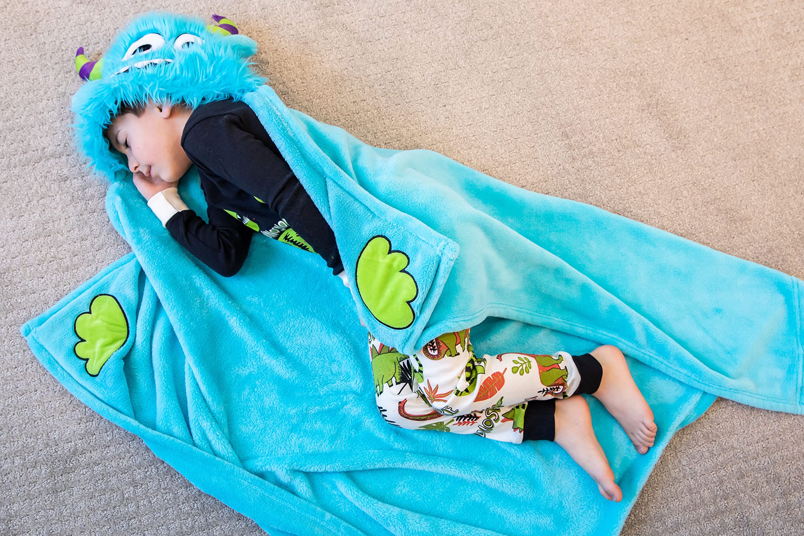 Lazy One Wearable Hooded Blanket for Kids, Animal Hooded Blanket (Bigfoot)