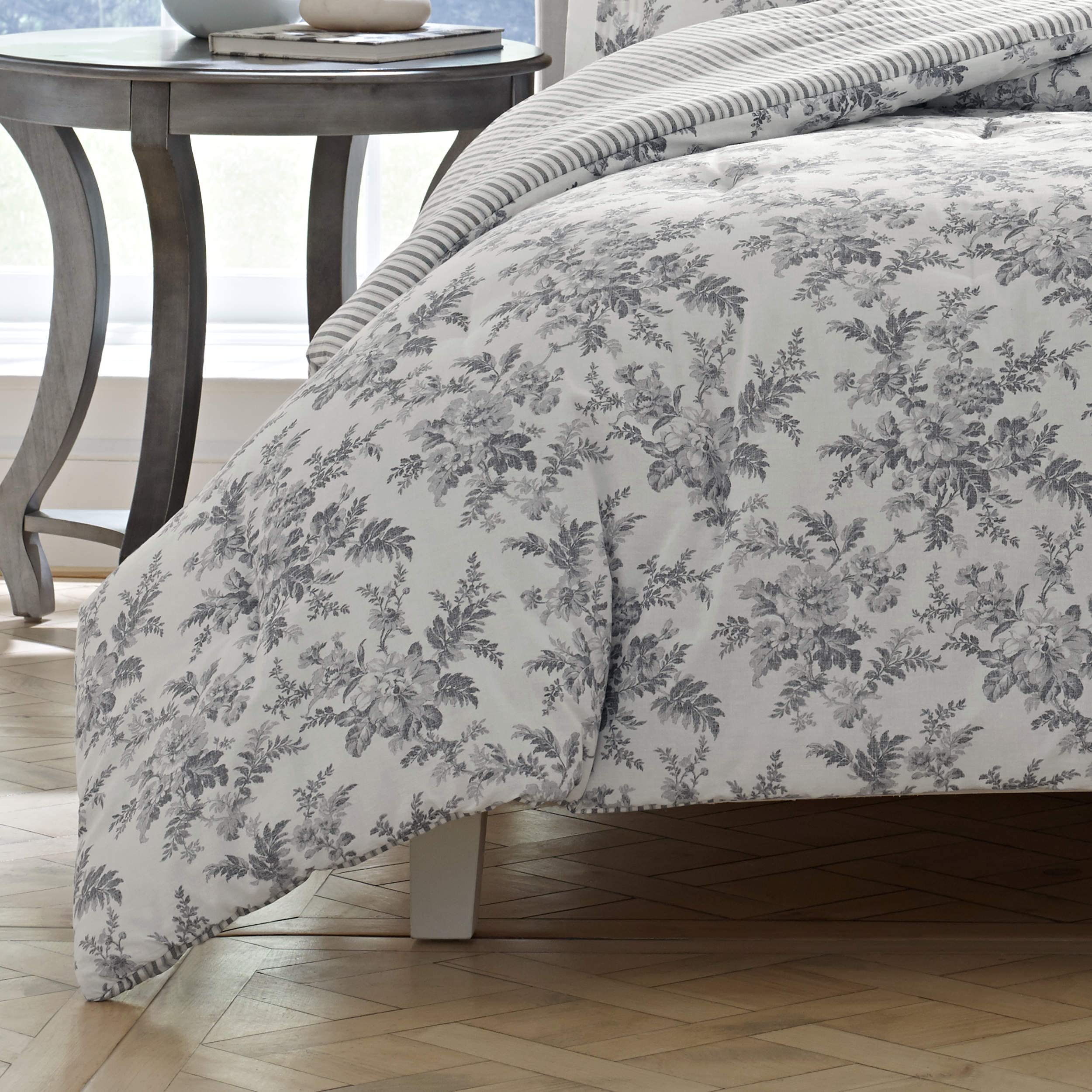 Laura Ashley - Duvet Set, Super Soft & Cozy Bedding, Includes Matching Shams & Bonus Throw Pillow Covers, Coquette Room Decor (Hope Patchwork Blue, Twin)