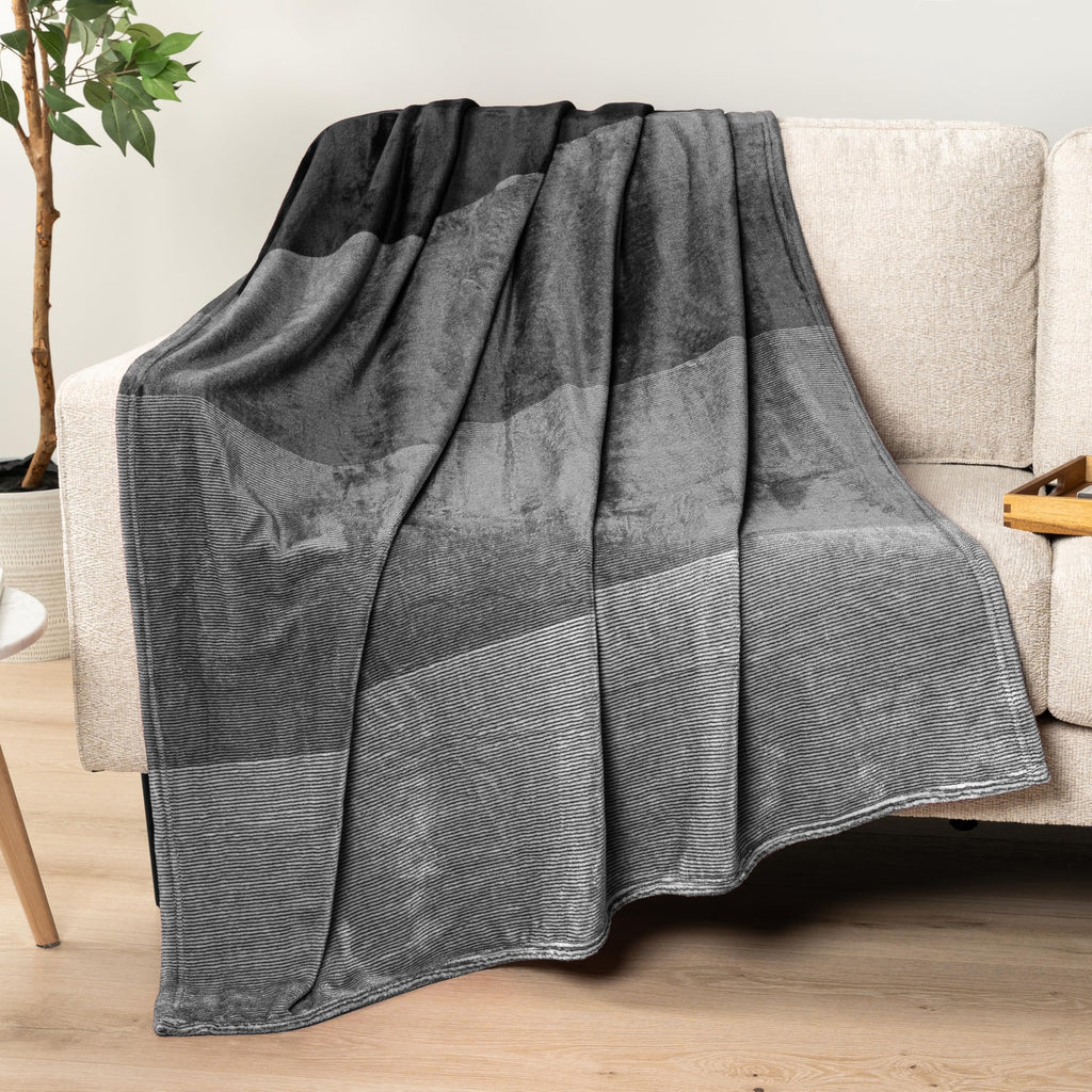 Pavilia Patriotic Blanket - American National Flag Throw Blanket for Sofa Couch Bed, Soft Microfiber Fleece Reversible, USA Military Veteran July 4th Gift - 50 x 60 Inches