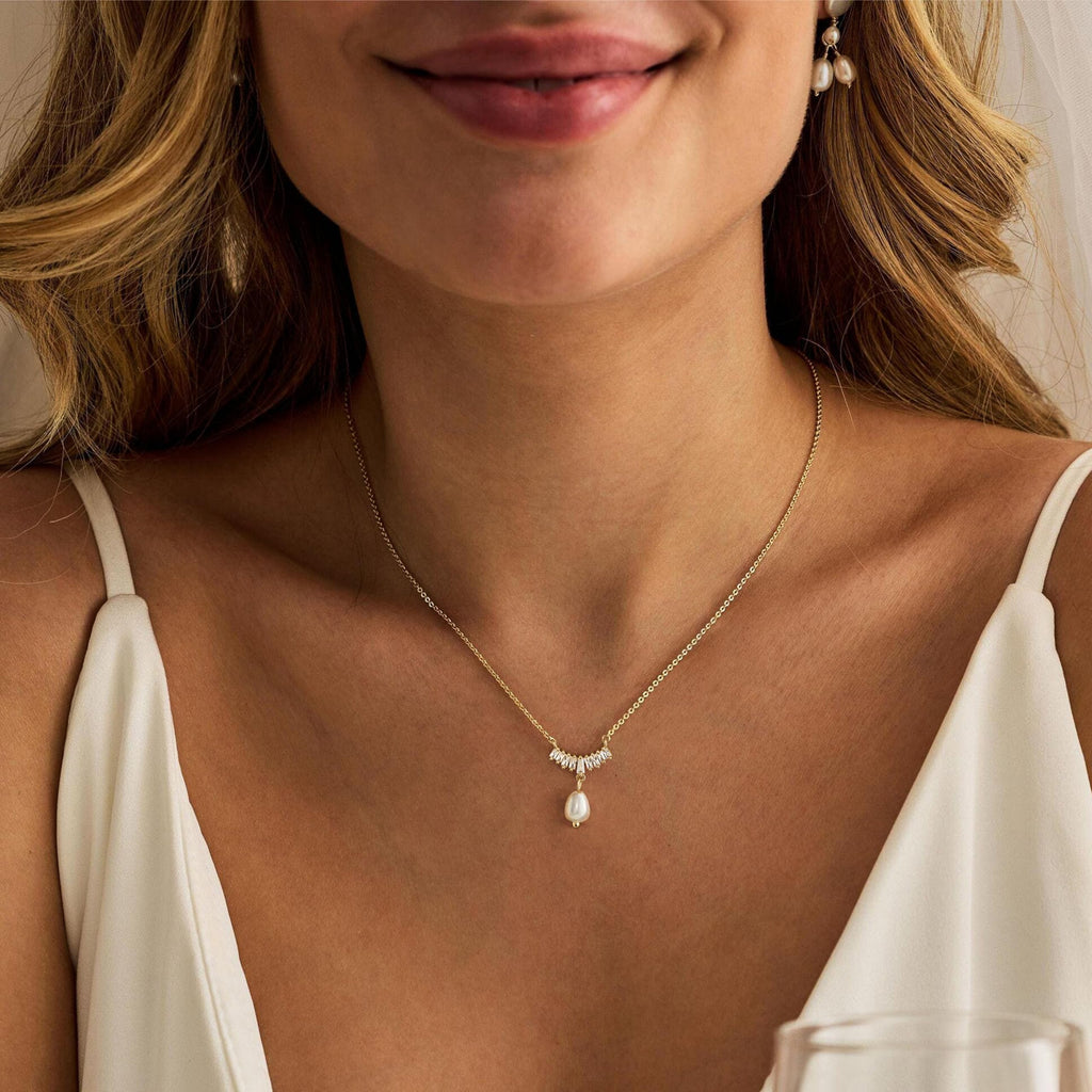 Pearl Necklace for Women Trendy,14k Gold Plated Necklace Dainty Wedding Necklace Small Cute Choker Necklace Gold Prom Drop Necklace Vintage Waterproof Jewelry for Women Prom Jewelry Fashion Gifts