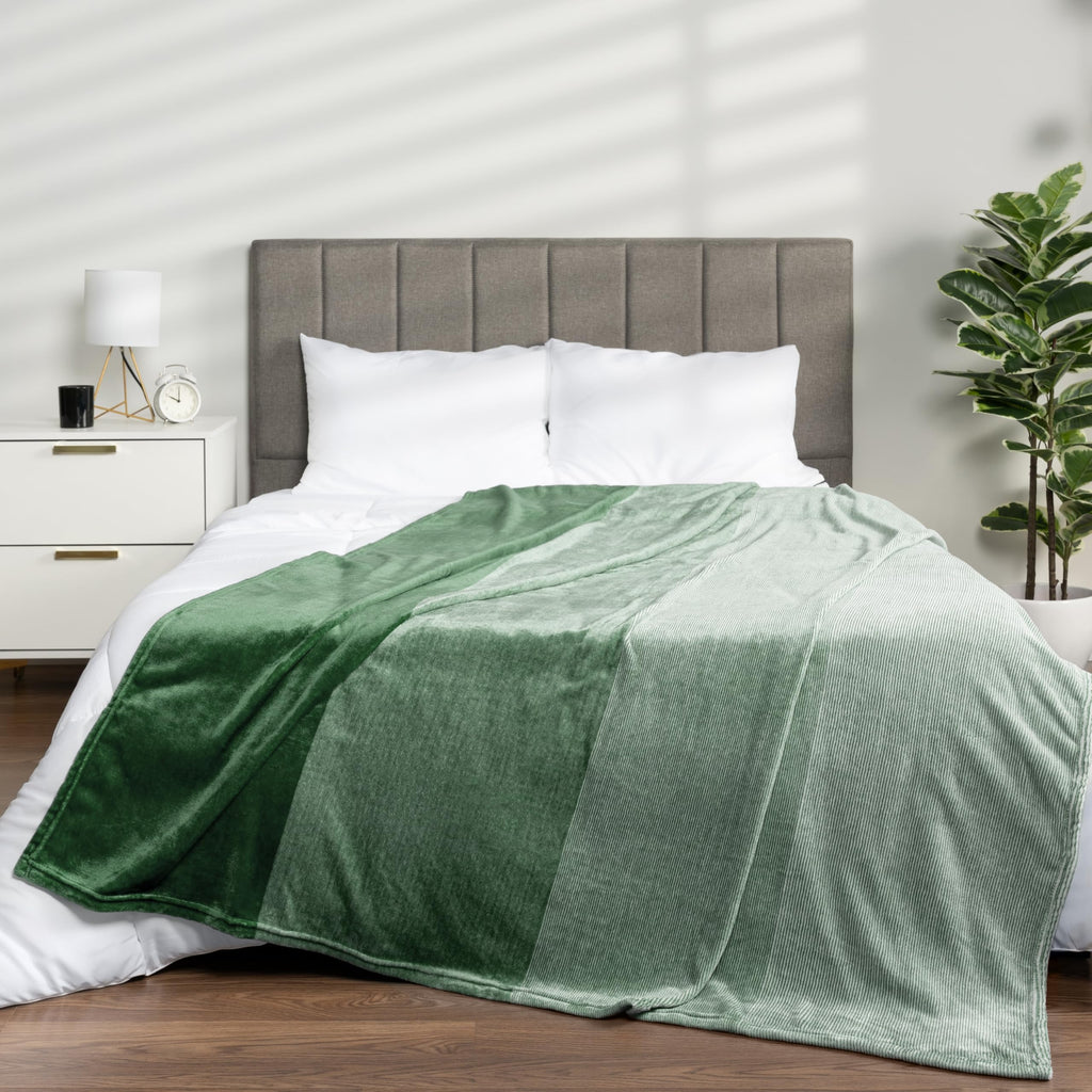 Pavilia Patriotic Blanket - American National Flag Throw Blanket for Sofa Couch Bed, Soft Microfiber Fleece Reversible, USA Military Veteran July 4th Gift - 50 x 60 Inches
