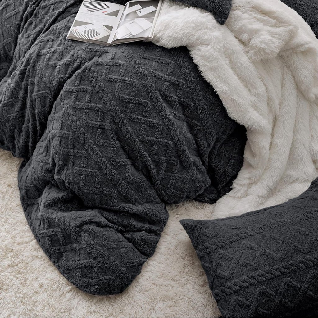Bedsure Fluffy Flannel Duvet Cover Set - Faux Fur Comforter Cover Queen Size, Gray Warm Plush Bedding for Winter, 3-Piece Set with Zipper Closure (90"x90") and 2 Pillow Shams