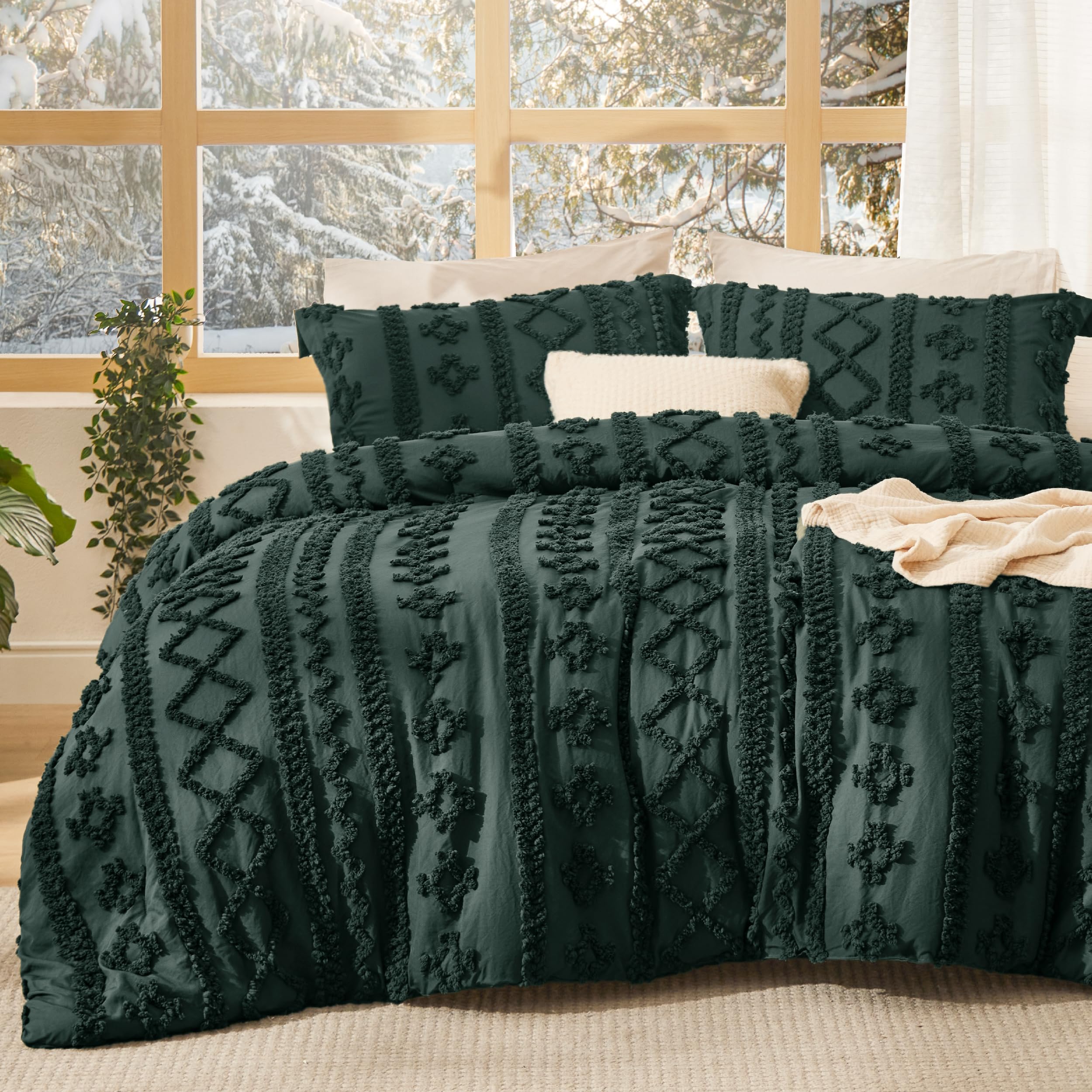 Bedsure Tufted Boho Comforter Set Twin Size - Beige Boho Bed Set, GentleSoft™ 2 Pieces Farmhouse-Style Embroidery Bedding, Gifts for Woman, Soft Jacquard Kids' Twin Comforter for All Seasons