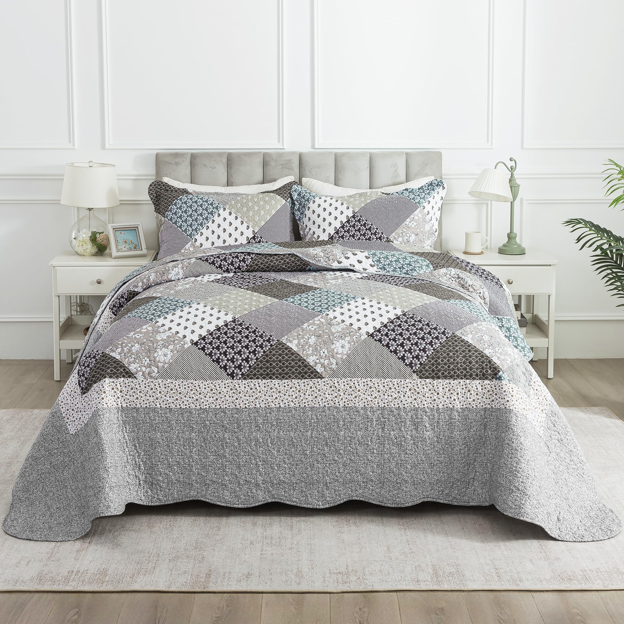 HoneiLife Quilt Sets Twin Size - 2 Piece Microfiber Quilts Reversible Bedspreads Patchwork Coverlets Floral Bedding Set All Season Quilts with Blue and White Porcelain Pattern