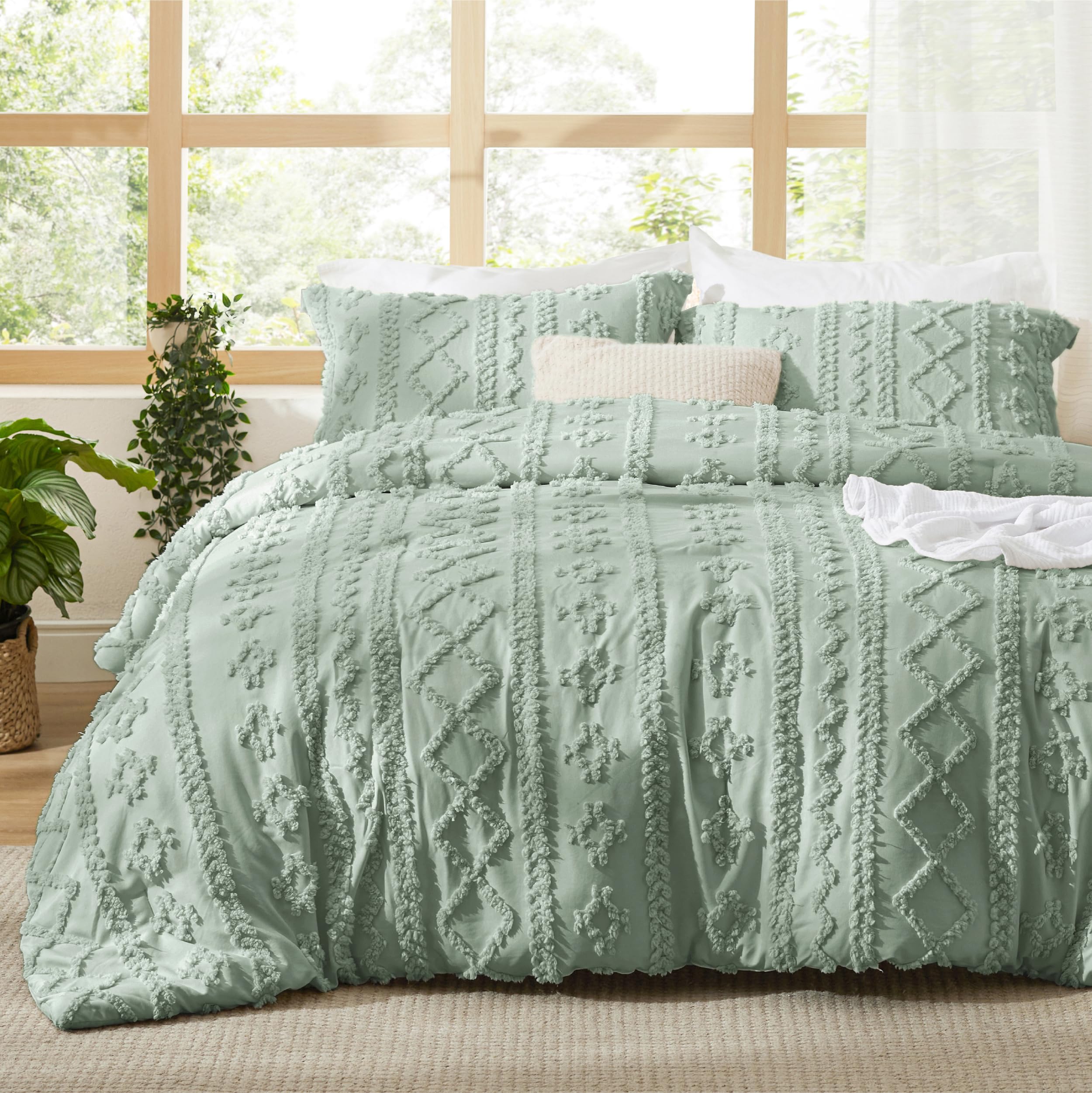 Bedsure Tufted Boho Comforter Set Twin Size - Beige Boho Bed Set, GentleSoft™ 2 Pieces Farmhouse-Style Embroidery Bedding, Gifts for Woman, Soft Jacquard Kids' Twin Comforter for All Seasons