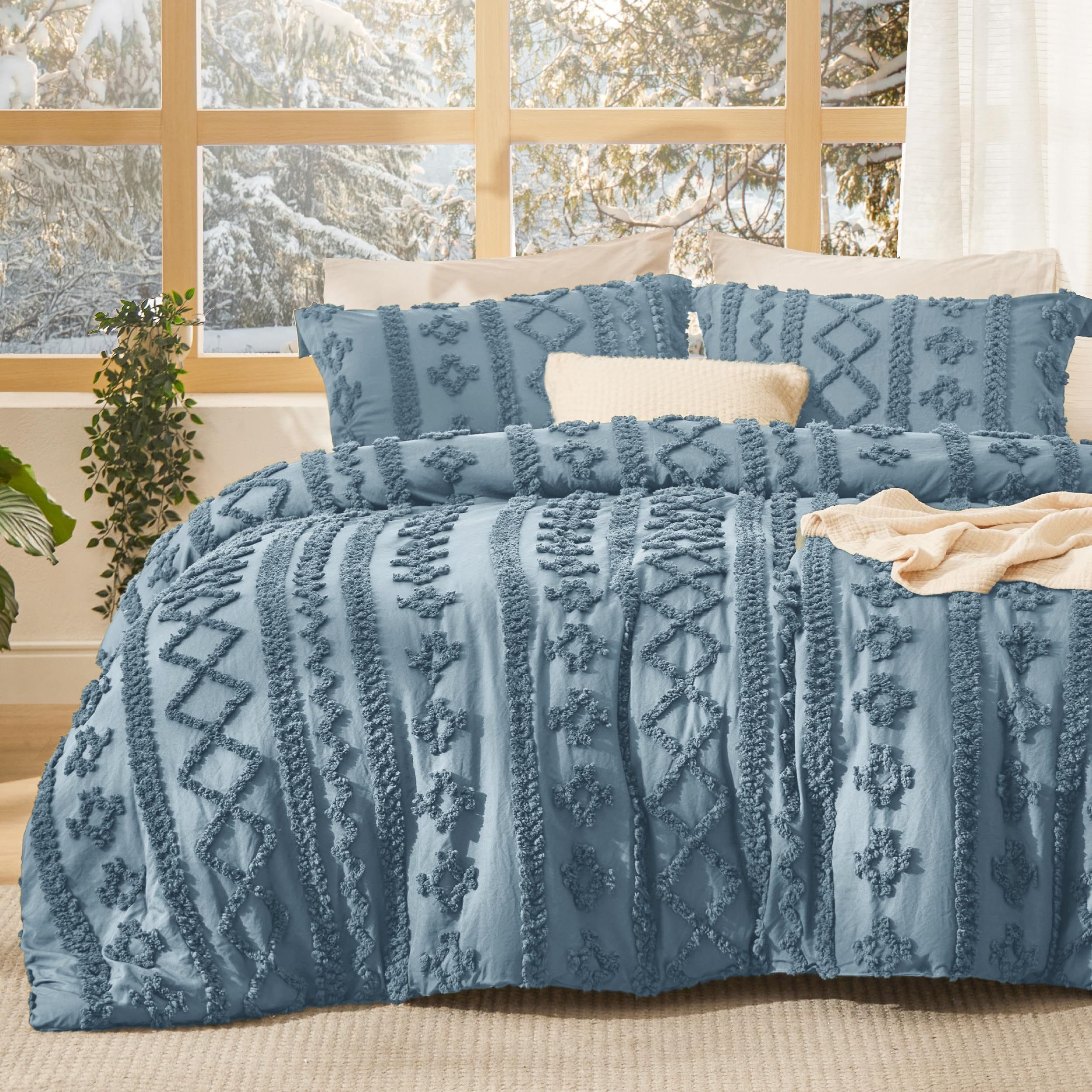 Bedsure Tufted Boho Comforter Set Twin Size - Beige Boho Bed Set, GentleSoft™ 2 Pieces Farmhouse-Style Embroidery Bedding, Gifts for Woman, Soft Jacquard Kids' Twin Comforter for All Seasons