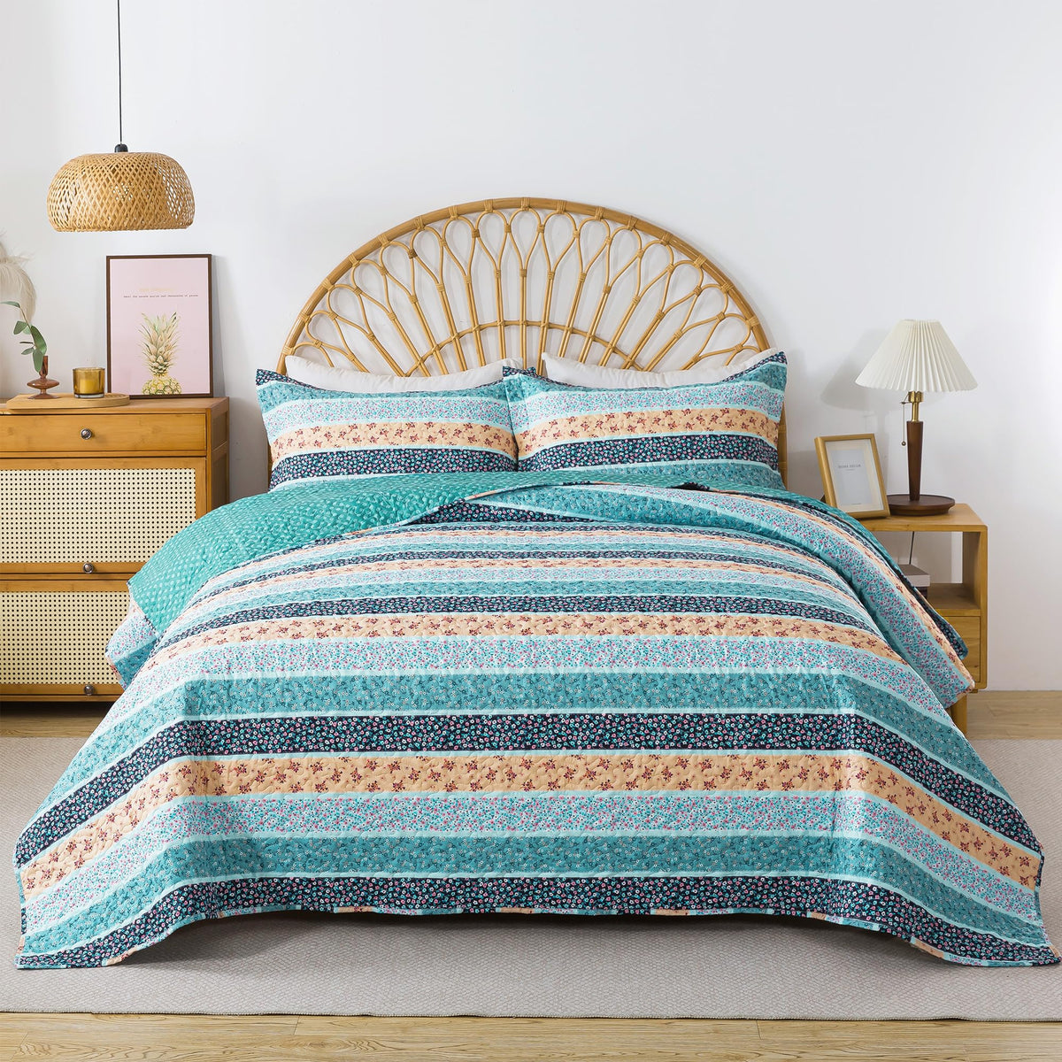 HoneiLife Quilt Sets Twin Size - 2 Piece Microfiber Quilts Reversible Bedspreads Patchwork Coverlets Floral Bedding Set All Season Quilts with Blue and White Porcelain Pattern