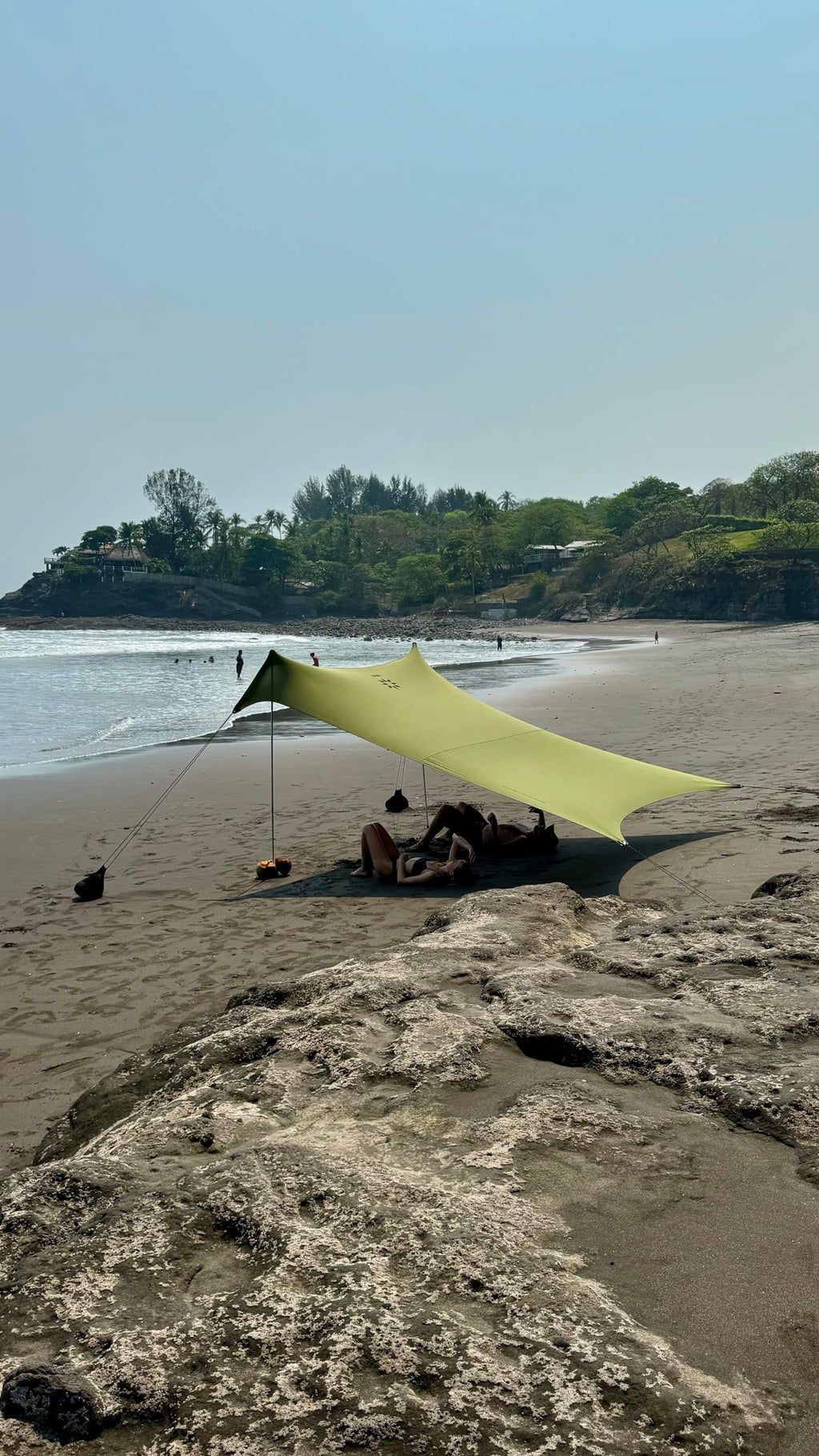 Neso Grande Portable Beach Tent Sun Shelter - Lightweight Beach Shade Canopy - Easy Setup for Family Outings - Patented Reinforced Corners - UPF 50+ Sun Protection - 7ft Tall, 9 x 9ft