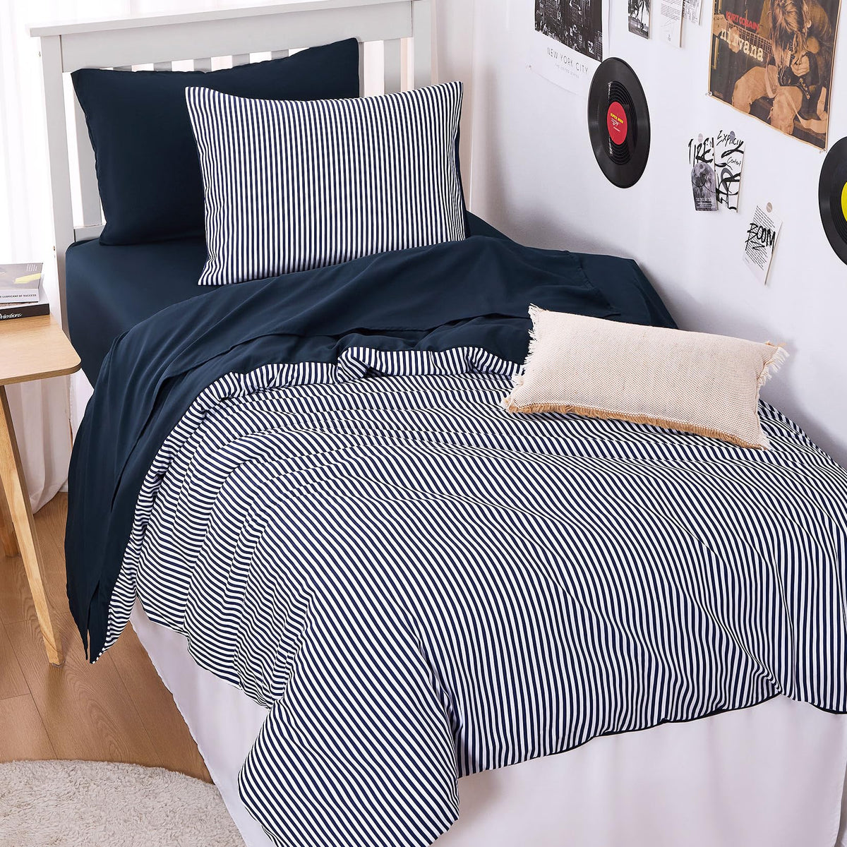 Wake In Cloud - Striped Comforter Set, Ticking Stripe Vertical Pinstripe Neutral Farmhouse Pattern Printed, Soft Lightweight Bedding, 3 Pieces, Blue White, Twin/Twin XL Size