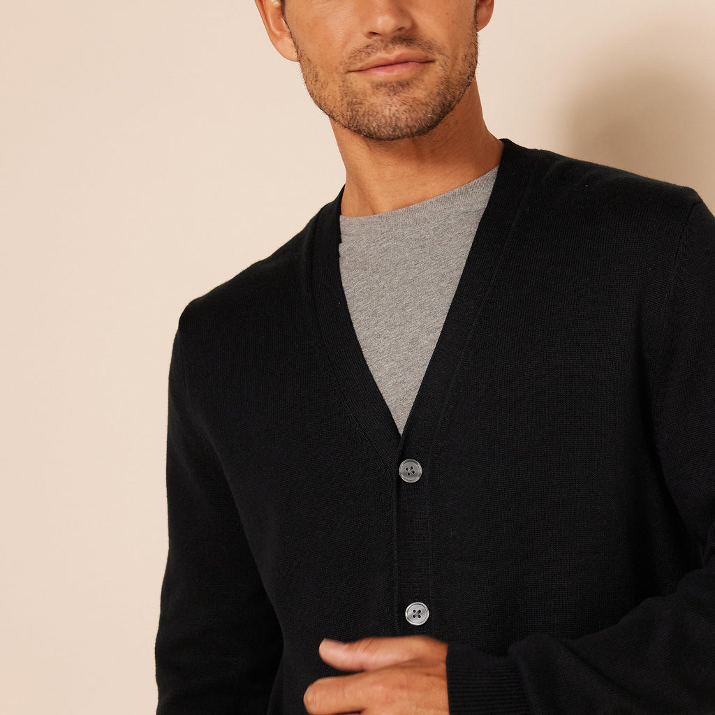 Amazon Essentials Men's V-Neck Cotton Cardigan Sweater