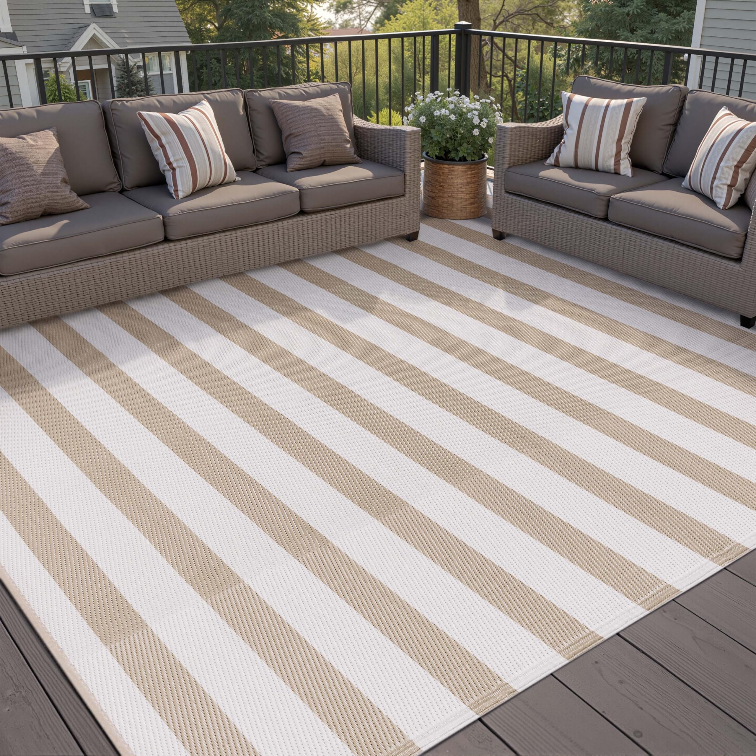 PureCozy Outdoor Plastic Straw Rug Black Beige Large Outside Waterproof Outdoor Patio 5x8 Carpet Geometric Reversible Mat Modern for Camping RV Porch Deck Balcony Beach