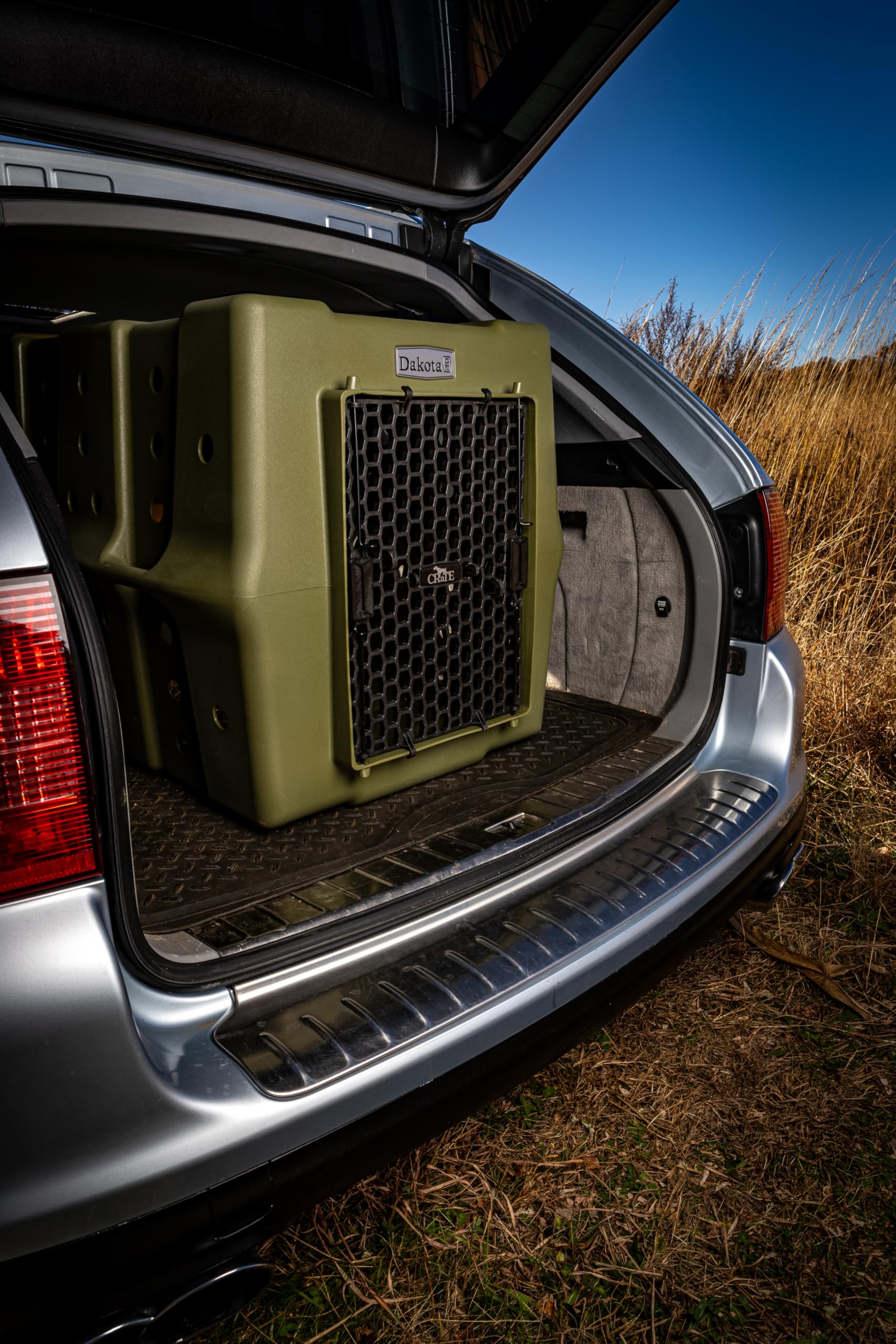 Dakota 283 Canine Rough and Tough Economy Dog Crate w/ Removable Two-Way Door - Heavy Duty Outdoor Kennel for Medium Breed Dogs (Coyote Granite, Intermediate)
