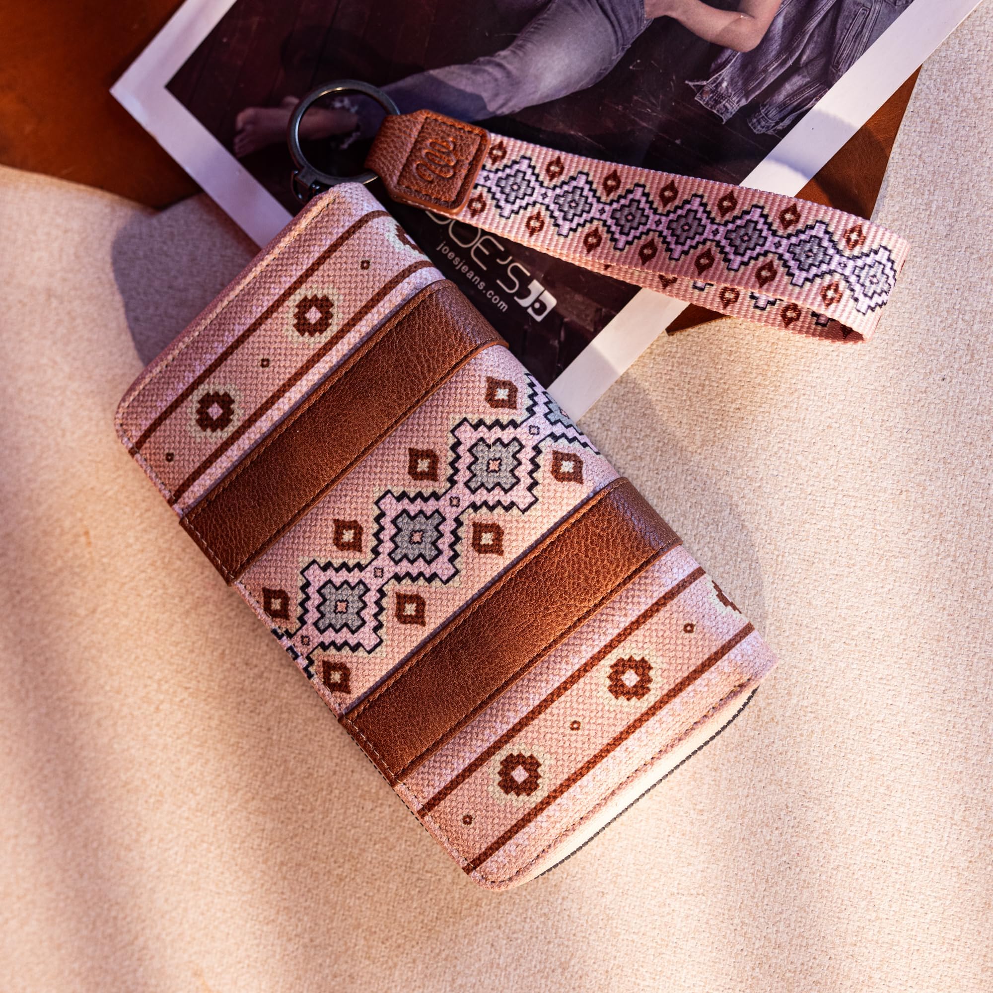Wrangler Wallet Purse for Women Western Aztec Clutch Wristlet Wallet with Credit Card Holder