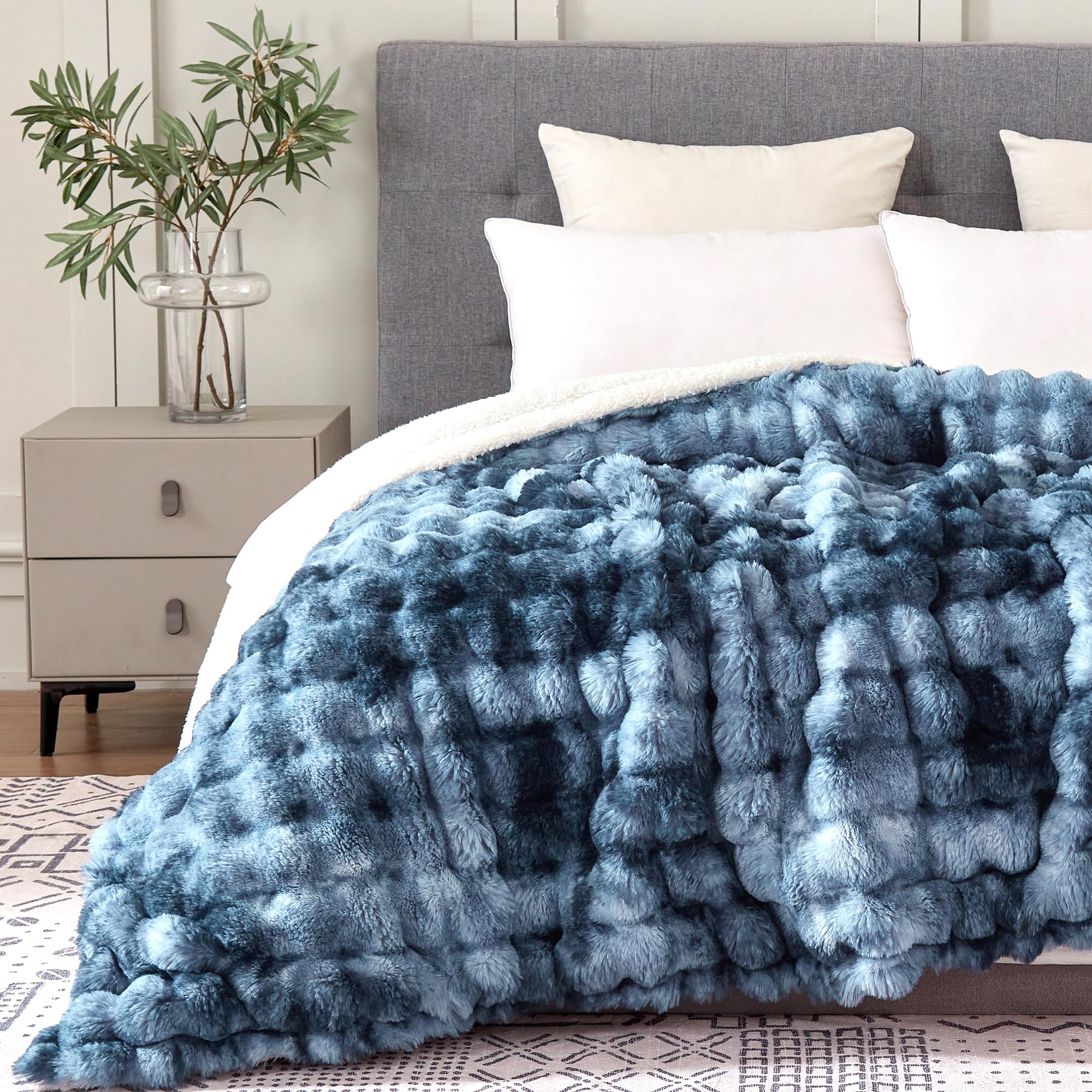 50x60 Inches Ultra-Soft Fuzzy Faux Fur Plush Throw Blanket - Thick, Warm Sherpa for Couch, Sofa, Bedroom, Camping - Decorative Blanket for Cozy Warmth, Bubble Grey