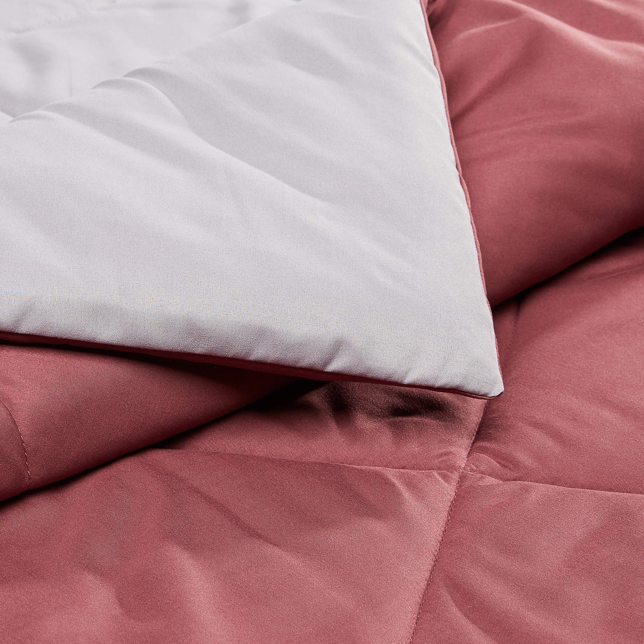 Amazon Basics Reversible Lightweight Microfiber All Season Comforter Blanket, Twin/Twin XL, Burgundy/Grey (Pack of 2)